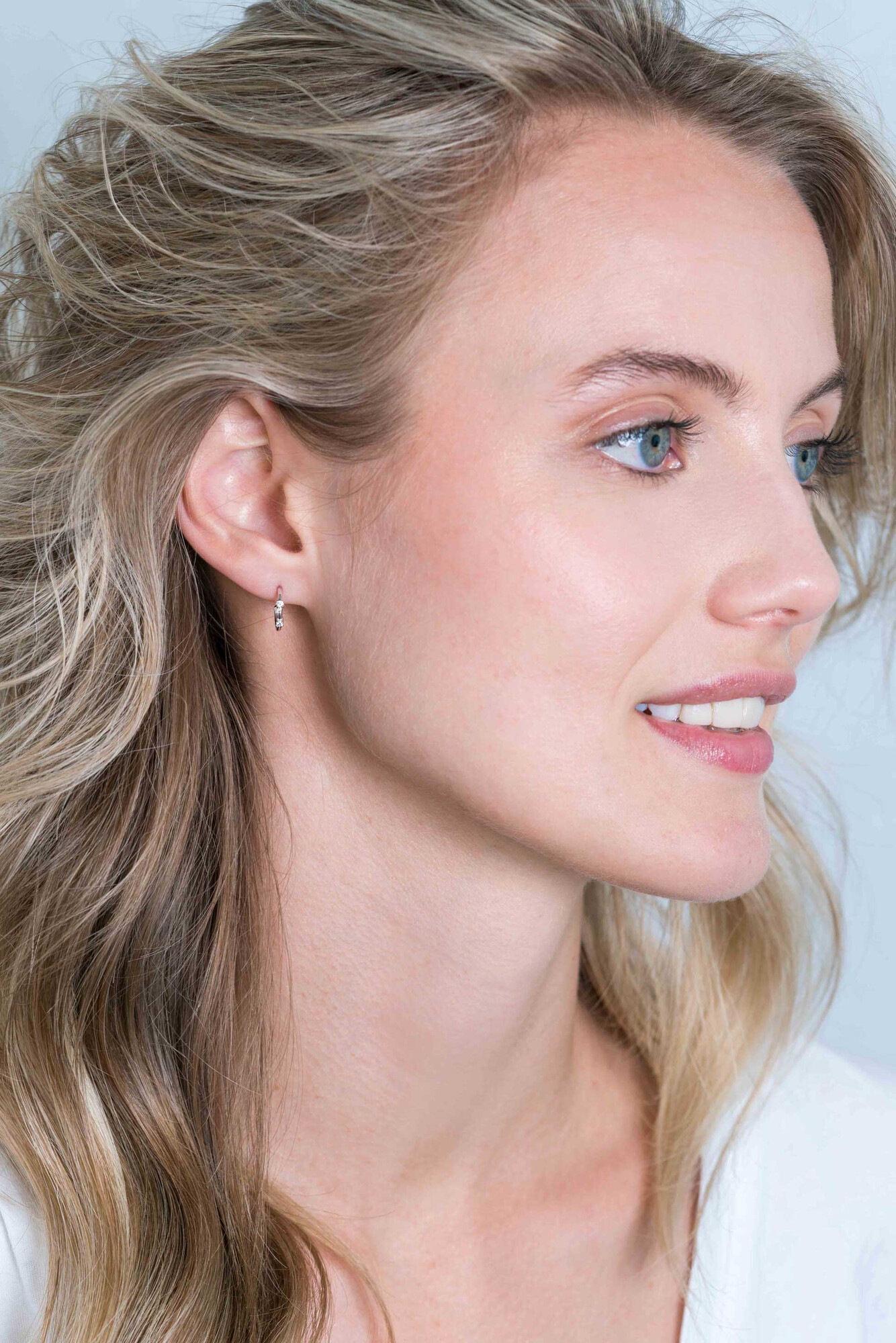 11mm ZINZI Sterling Silver Stud Earrings Hoop White Zirconia ZIO2175