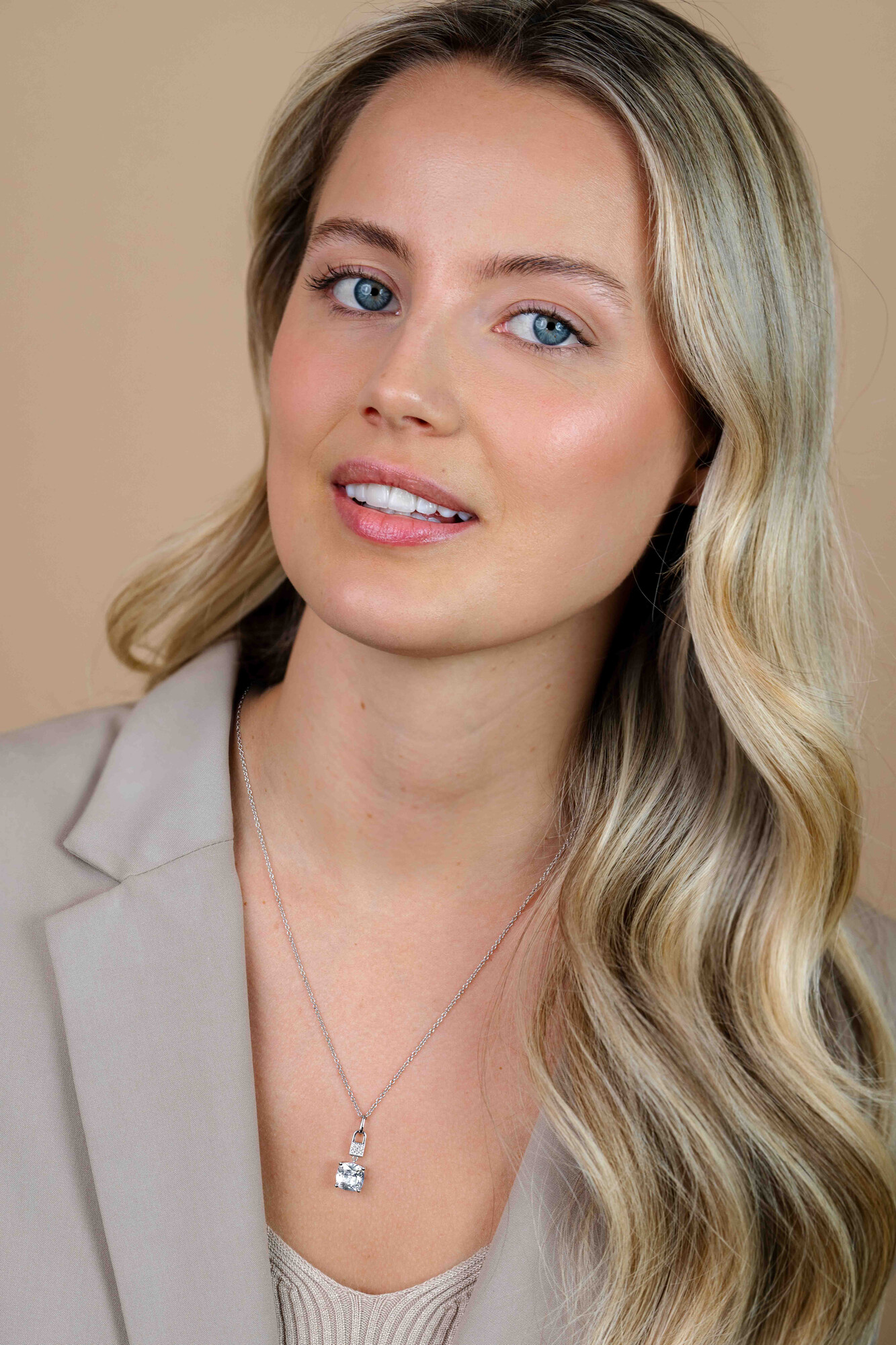 24mm ZINZI Sterling Silver Pendant Lock and Square Prong Setting White Zirconias ZIH2268 (excl. necklace)