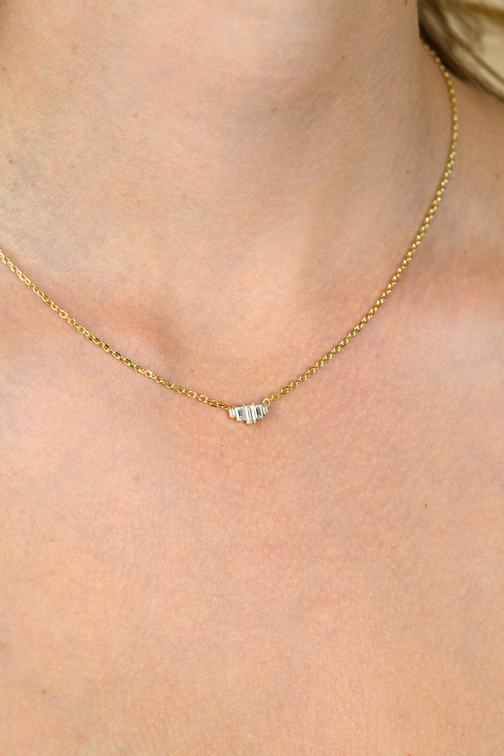 ZINZI zlv. collier gg.verg. met 5 baq.zirc.aflopend