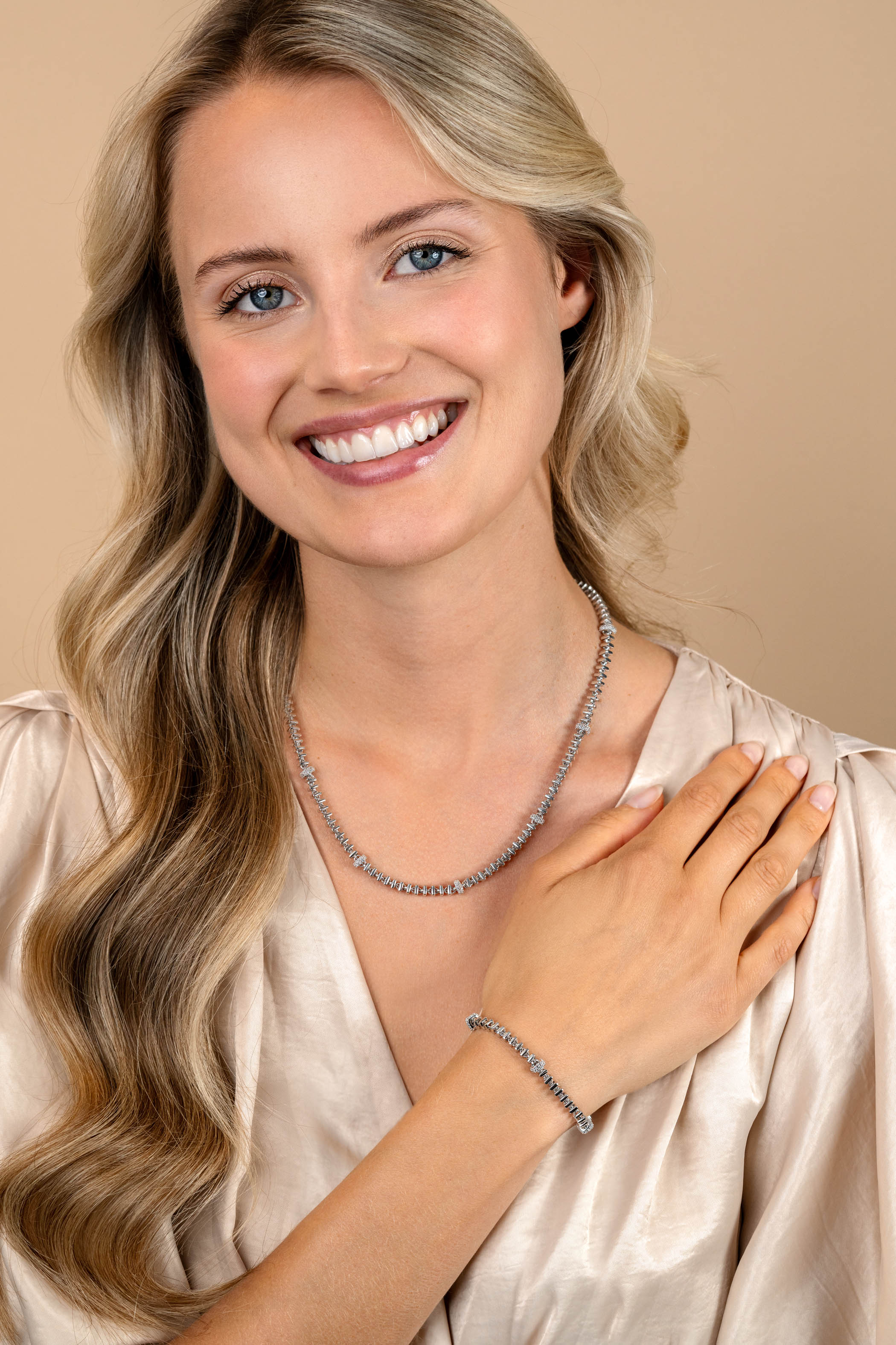 ZINZI silver square link bracelet 6mm wide, alternately set with white cubic zirconias 19cm ZIA2678