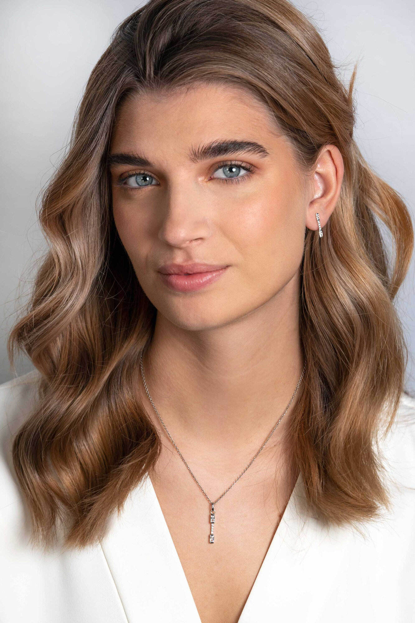 28mm ZINZI Sterling Silver Pendant Bar White Zirconias ZIH2077