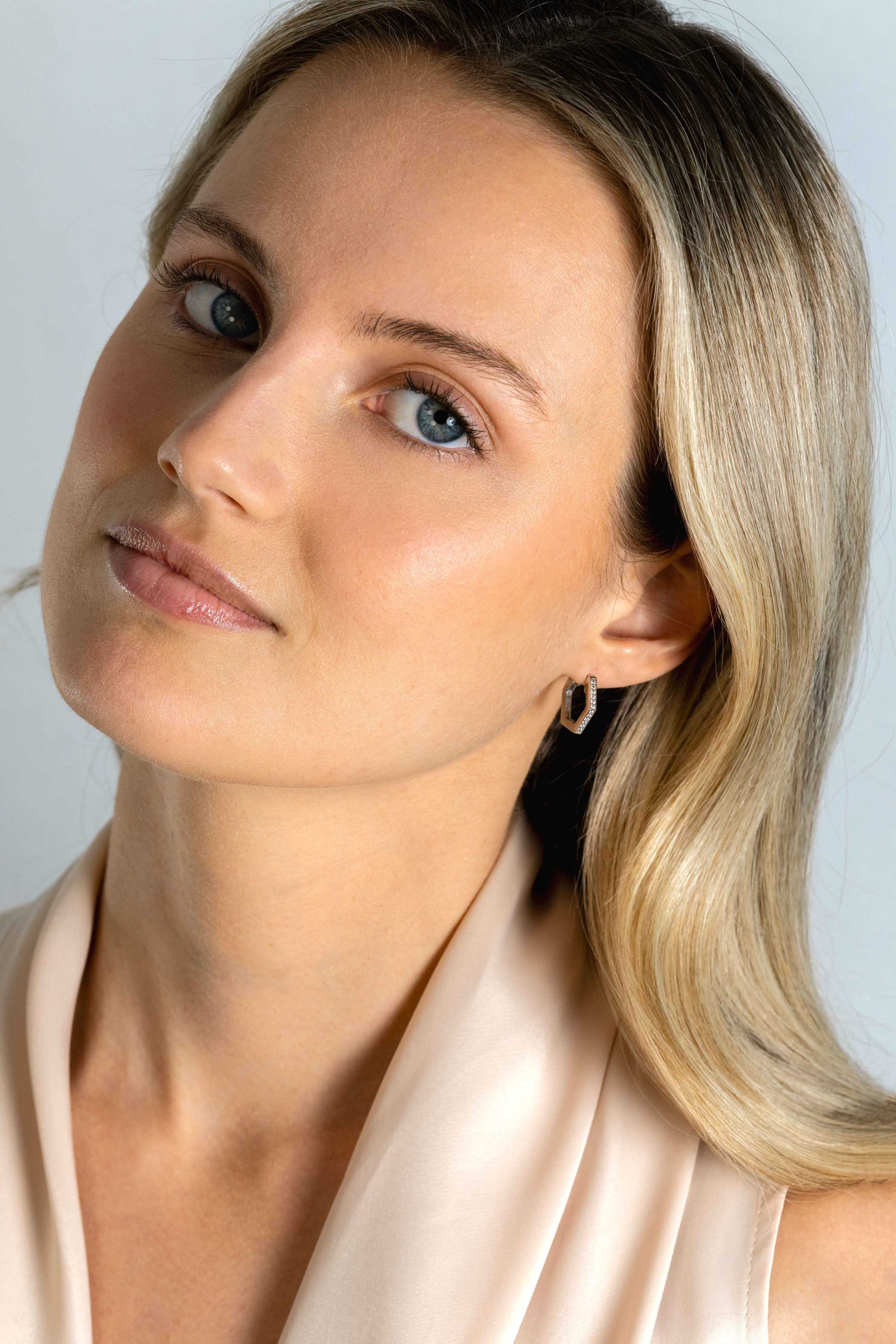 15mm ZINZI Sterling Silver Hoop Earrings Hexagon White Zirconias 15x2mm ZIO2433