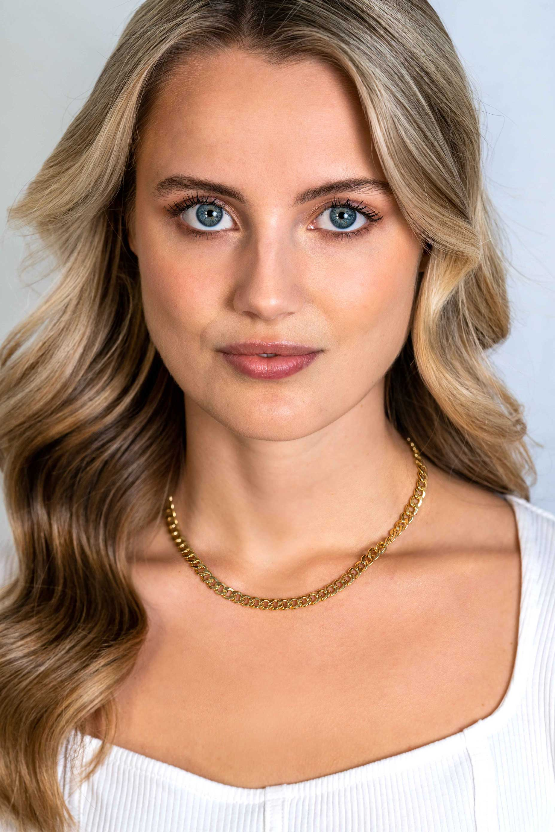 ZINZI Gold Plated Sterling Silver Curb Chain Statement Necklace 42cm with Silver Oval Clasp ZIC2378G