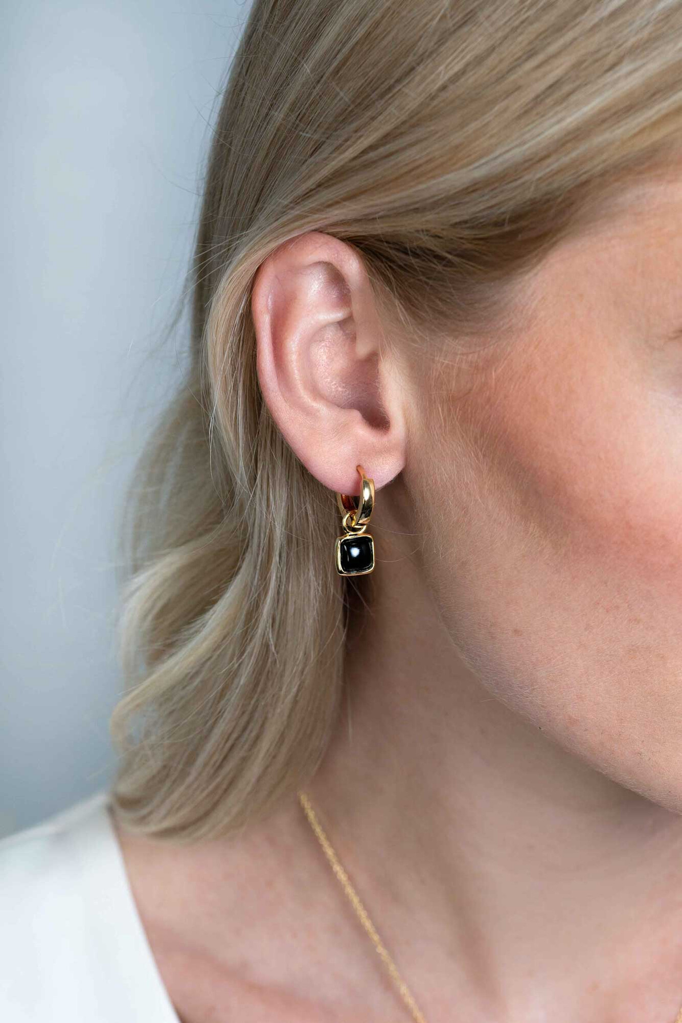 10mm ZINZI Gold Plated Sterling Silver Earrings Pendants Square Two-sided Black Onyx and White Mother-of-Pearl ZICH2257G (excl. hoop earrings)