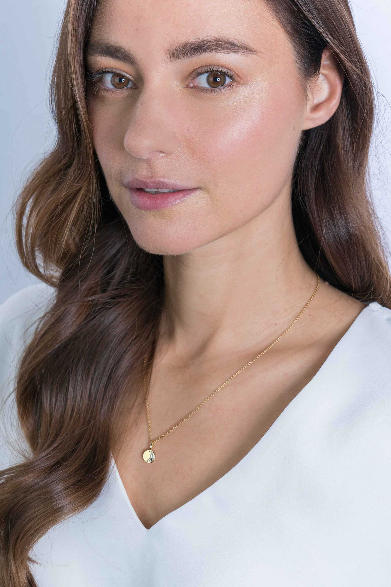 ZINZI Gold Plated Sterling Silver Round Pendant Half Moon White ZIH2067G