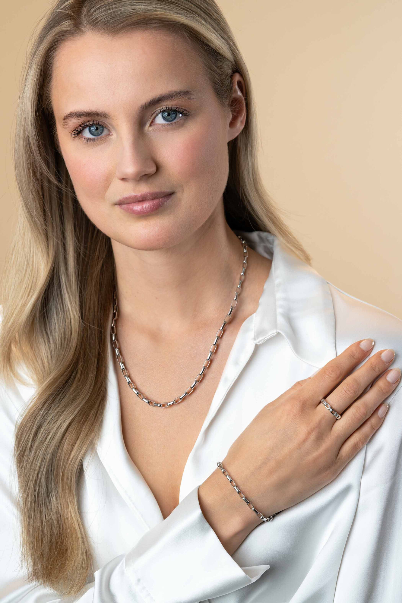 ZINZI Sterling Silver Chain Ring Square Chains and White Zirconias ZIR2546