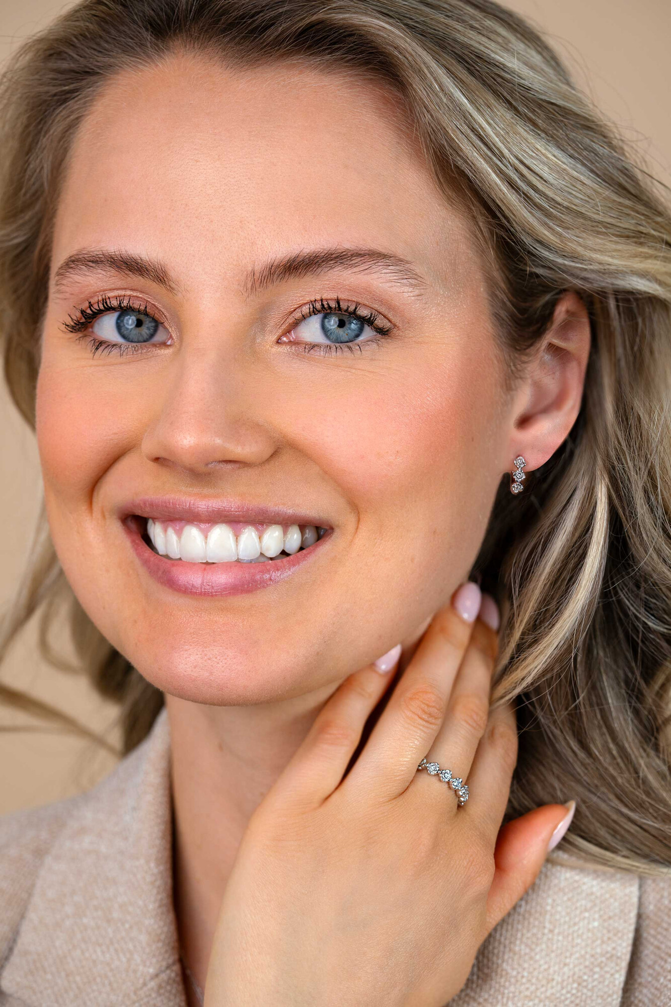 ZINZI zlv. oorringen met 3 roosjes en zirconia's