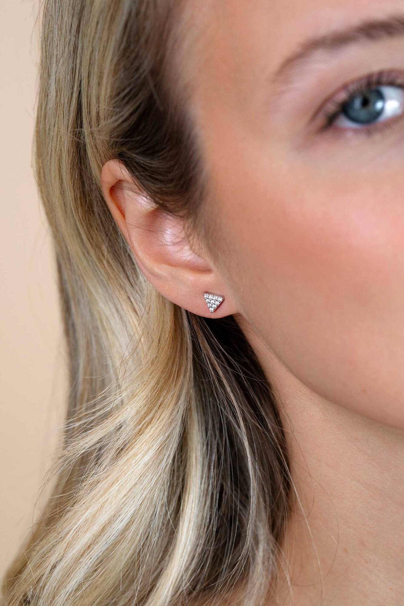 6mm ZINZI Sterling Silver Stud Earrings Triangle White ZIO1375Z