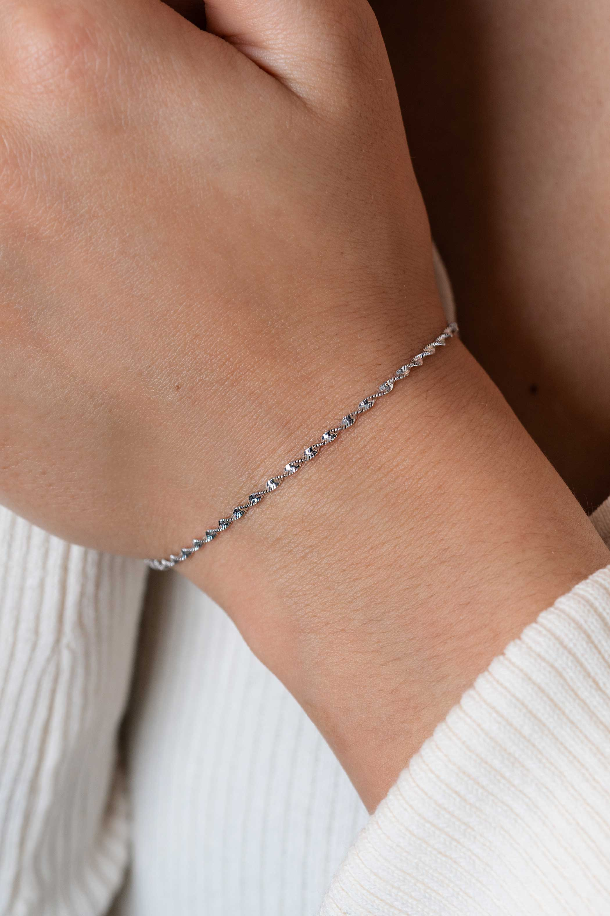 ZINZI silver singapore bracelet with sparkling twisted links 1.9mm wide 17-20cm ZIA2585.
