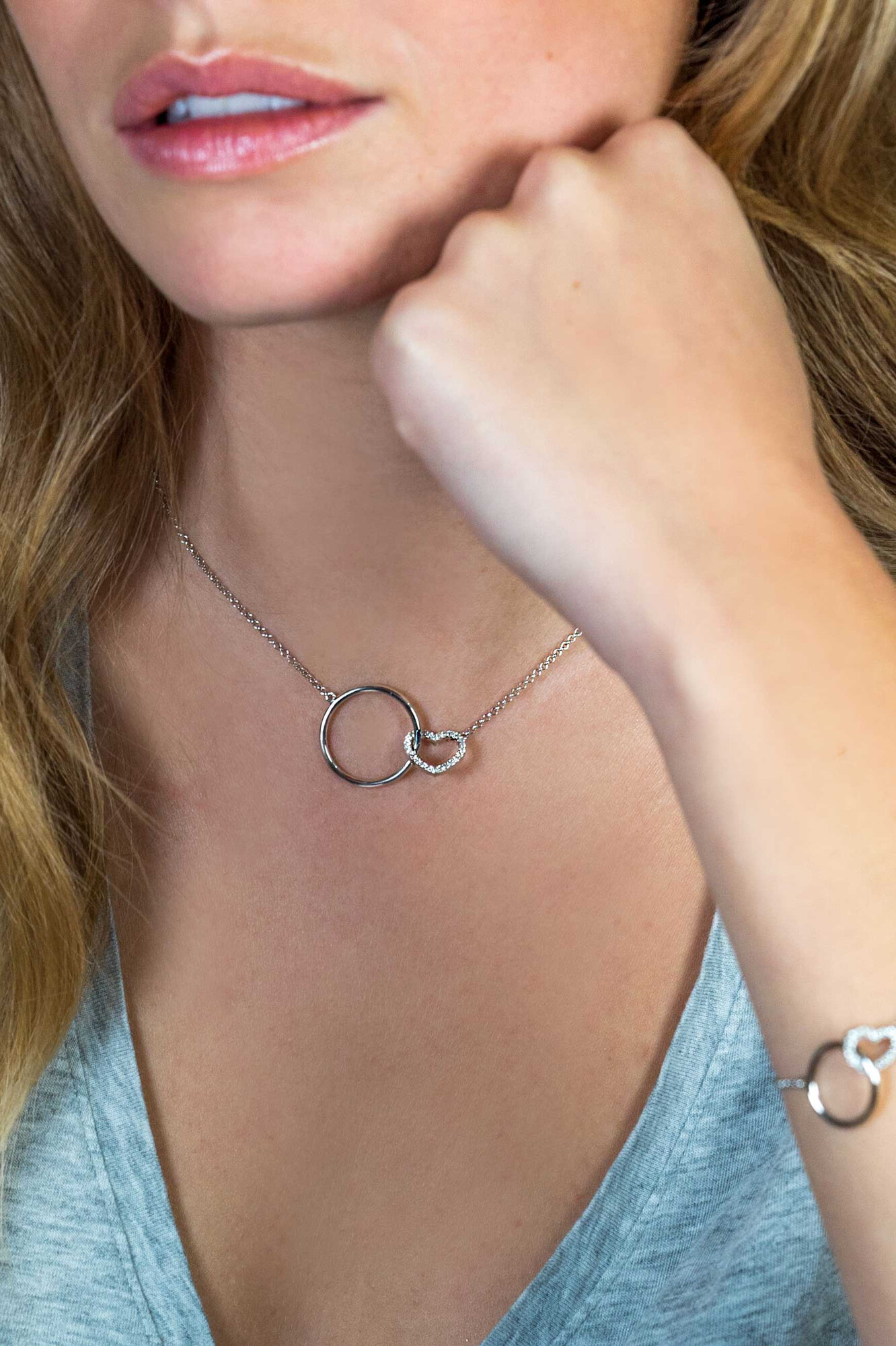 ZINZI Sterling Silver Necklace with Connected Circle and Heart White Zirconias 45cm ZIC1483