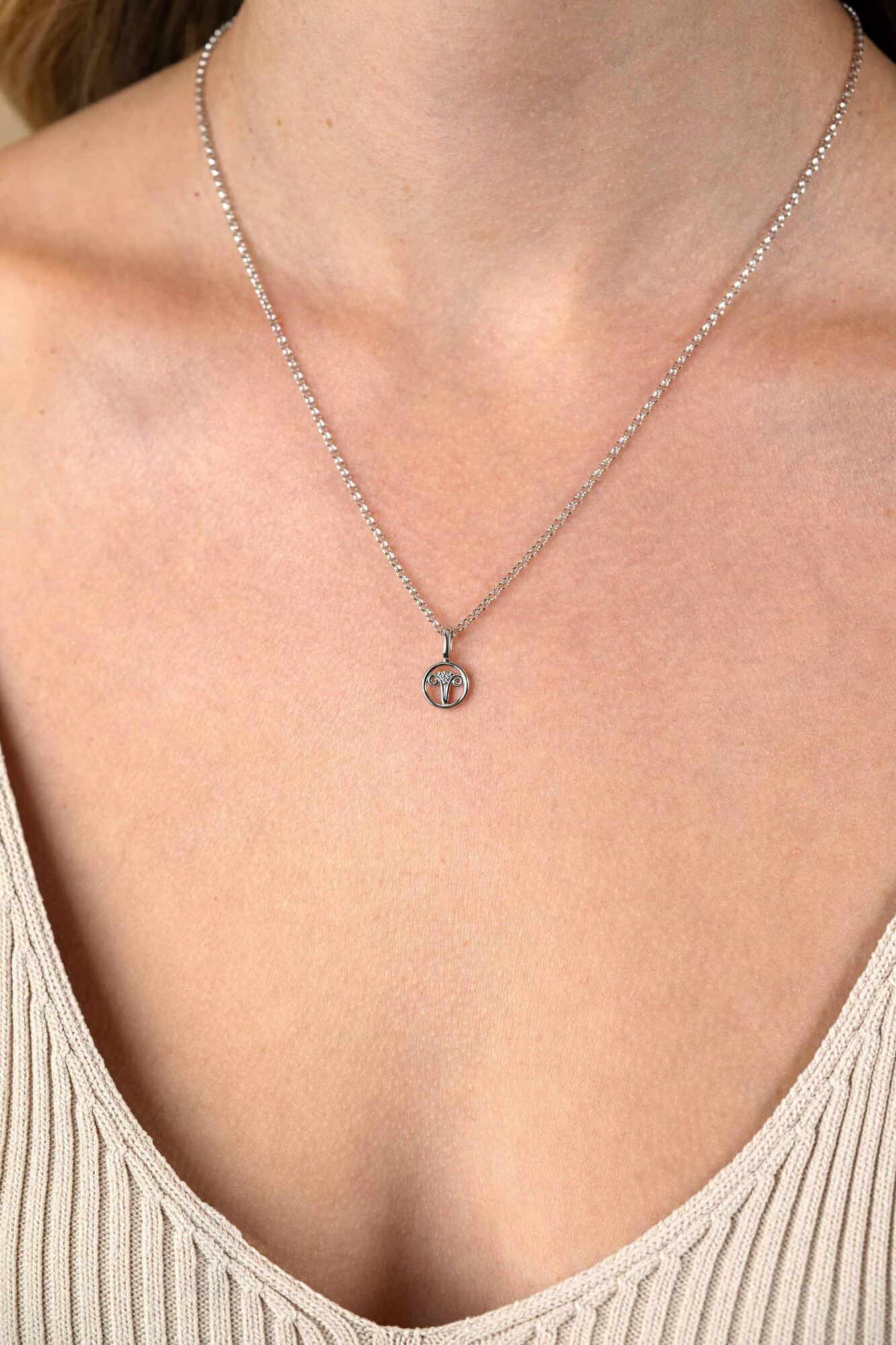 9mm ZINZI silver Aries zodiac sign pendant set with white zirconias ZIH-RAM (without necklace)