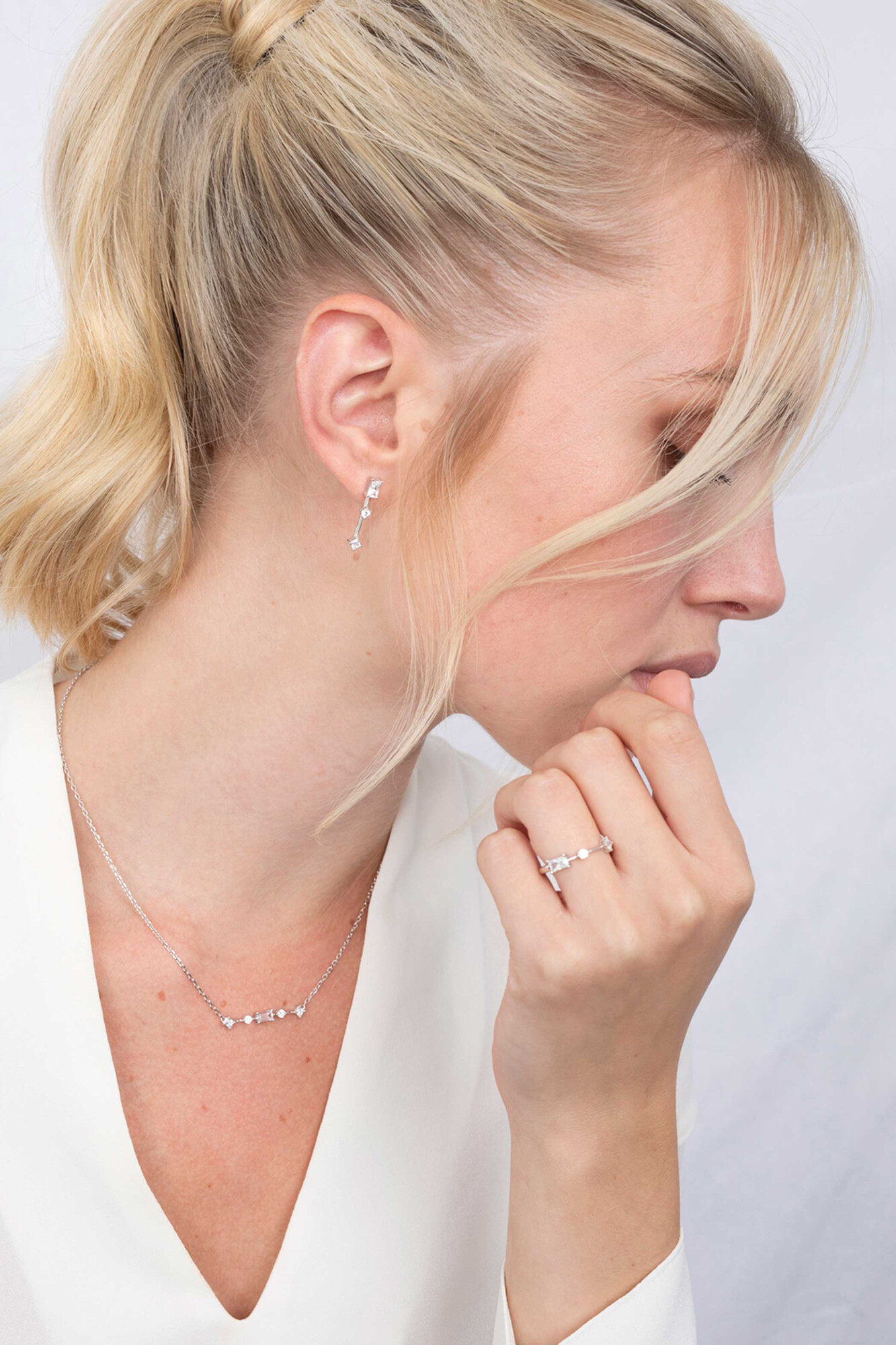 ZINZI Sterling Silver Necklace Bar with White Zirconias in Different Shapes 45cm ZIC2044