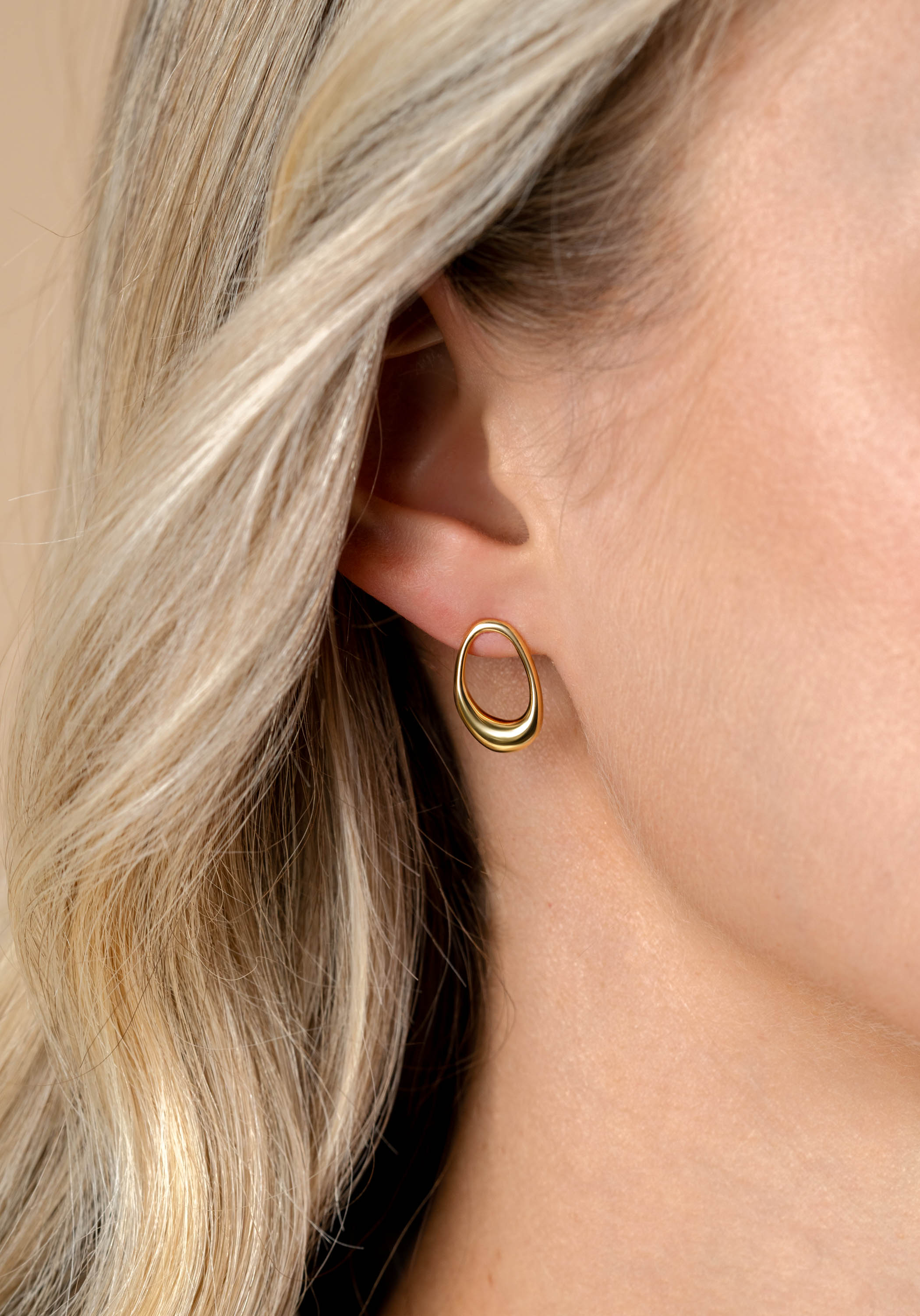 17mm ZINZI gold plated silver stud earrings open round in organic shape ZIO2670G