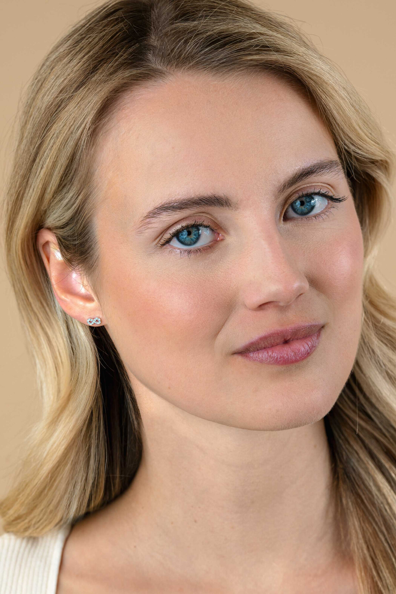 8mm ZINZI silver stud earrings Infinity set with white zirconia ZIO2597