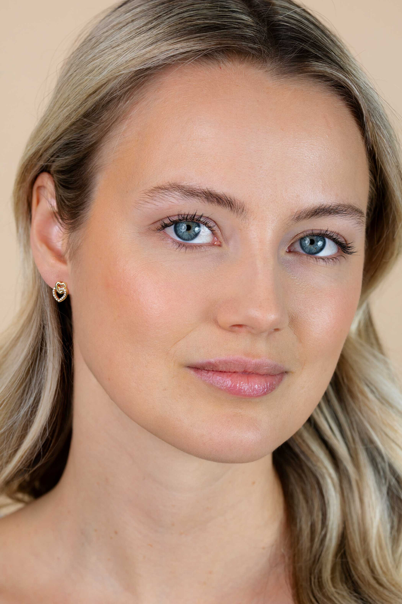 10mm ZINZI Gold Plated Sterling Silver Stud Earrings 2 Connected Open Hearts White Zirconias ZIO2493Y