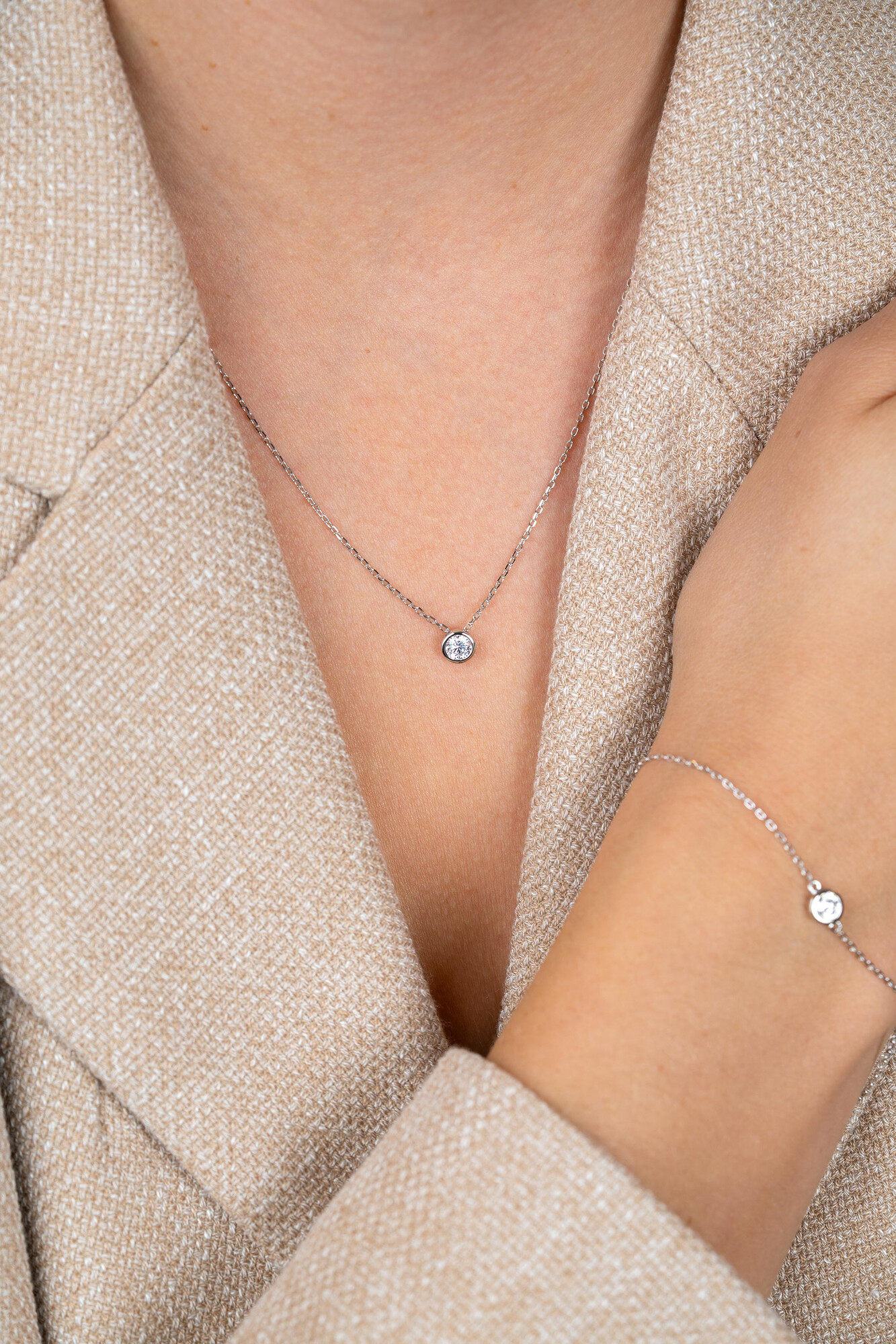 ZINZI Sterling Silver Necklace Round Setting with White Zirconia 40-43cm ZIC1393