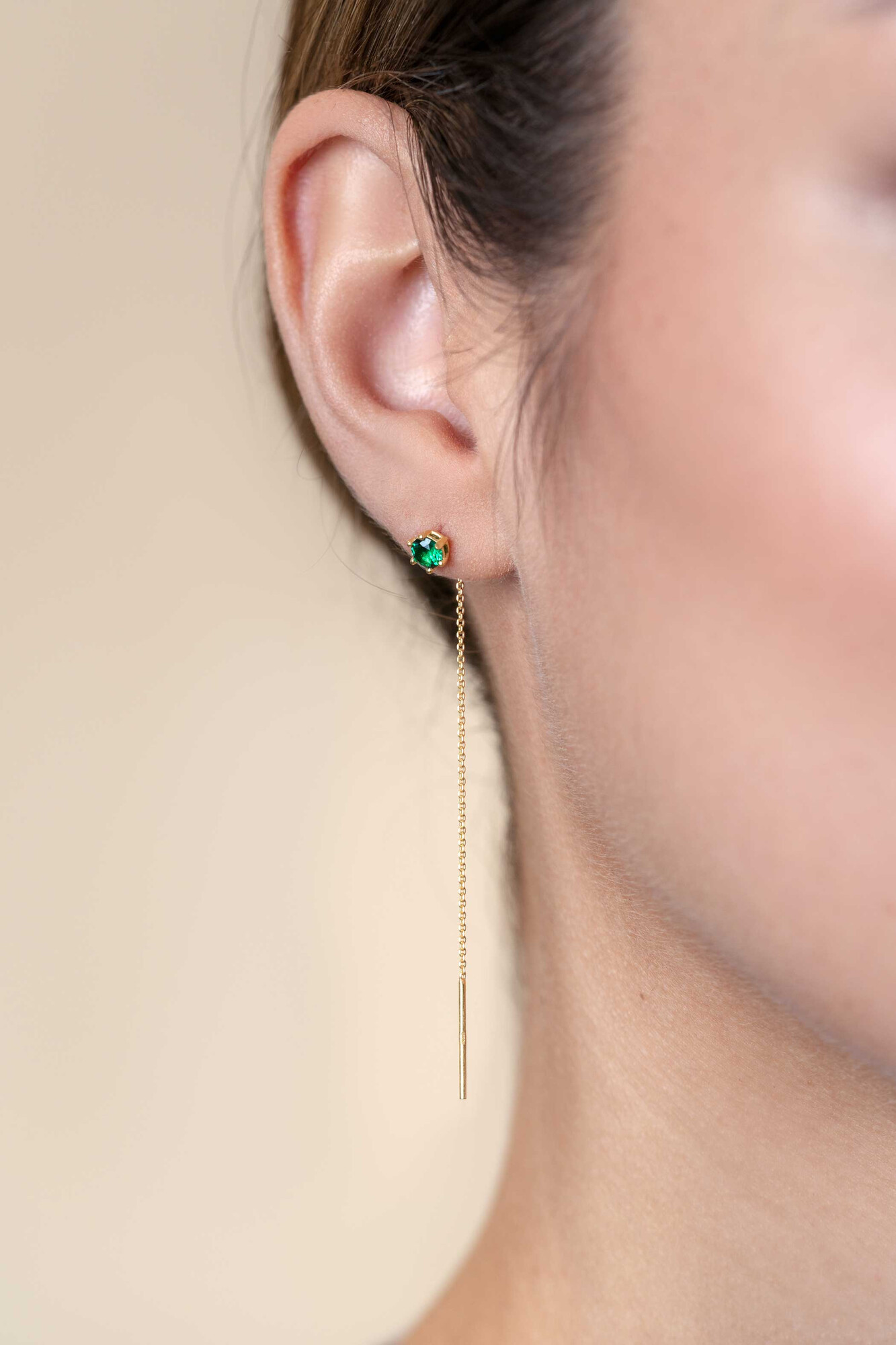 80mm ZINZI gold plated silver threader earrings with 5mm green stone chaton setting and graceful chain ZIO2576GG
