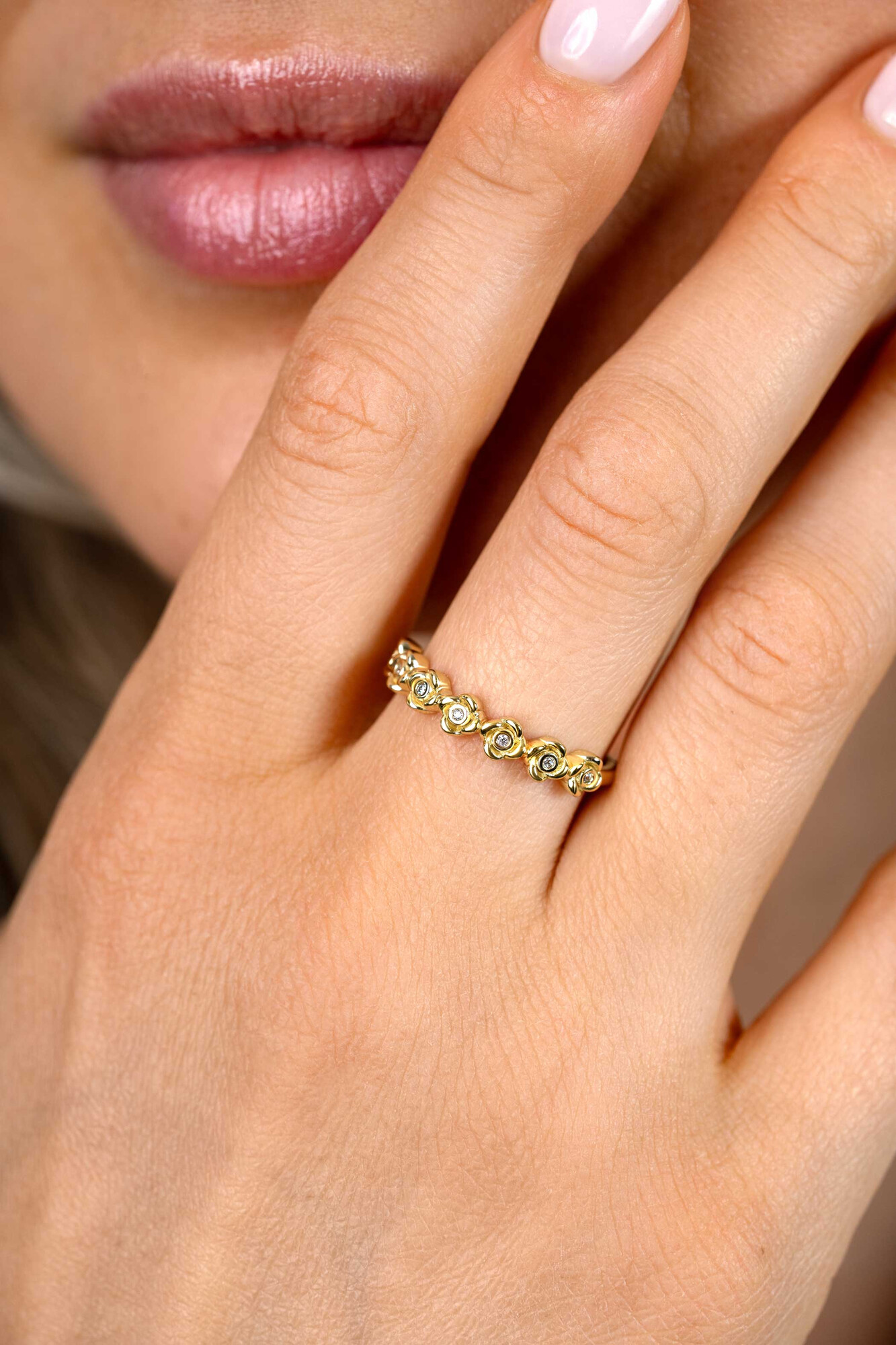 ZINZI zlv. ring gg.verg. 7 roosjes en zirconia's mt.62