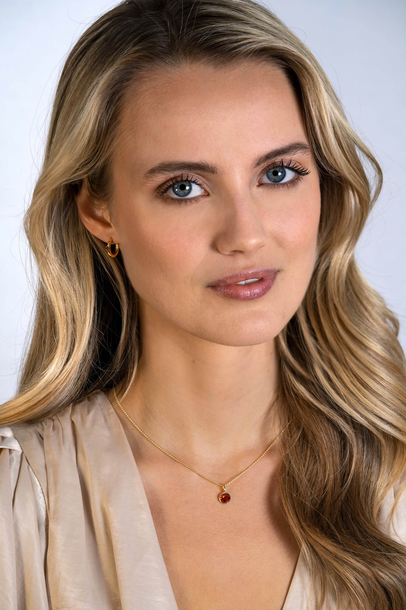 JANUARY Pendant 8mm Gold Plated Birthstone Red Garnet Zirconia (excl. necklace)