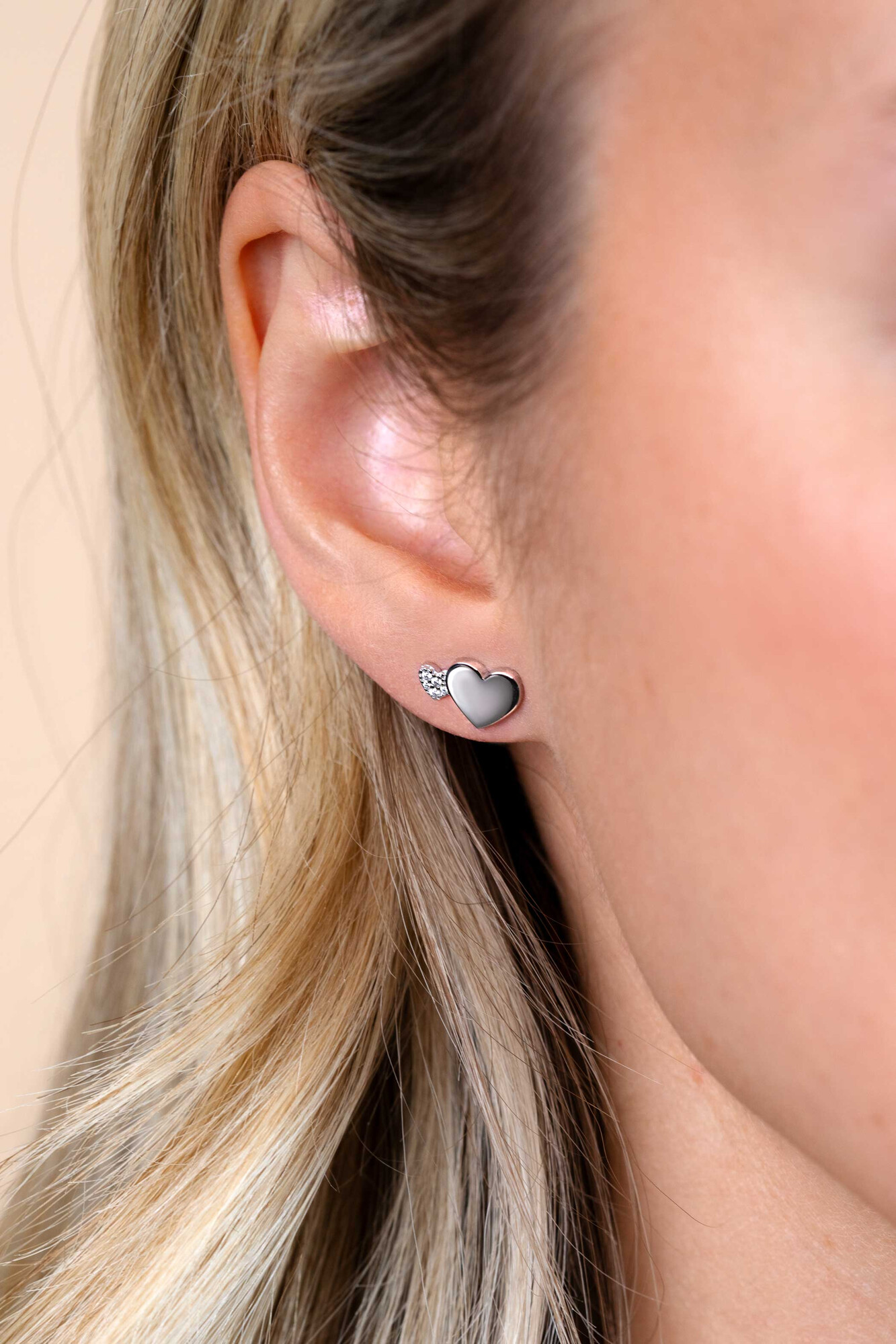 10mm ZINZI Sterling Silver Stud Earrings Hearts and White Zirconias ZIO2137