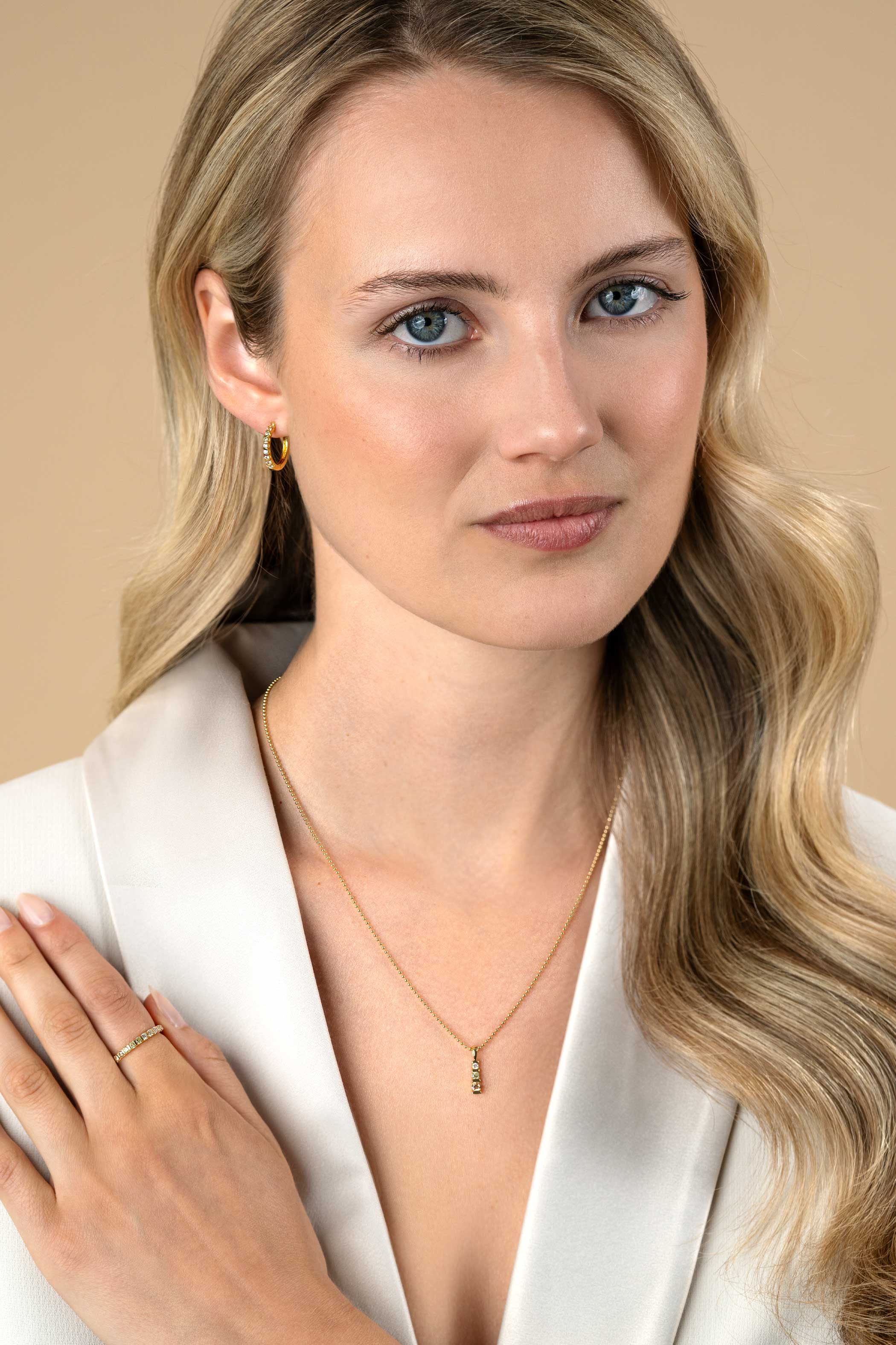 15mm ZINZI gold plated silver pendant set with champagne, peridot and white zirconias ZIH2612 (without necklace)