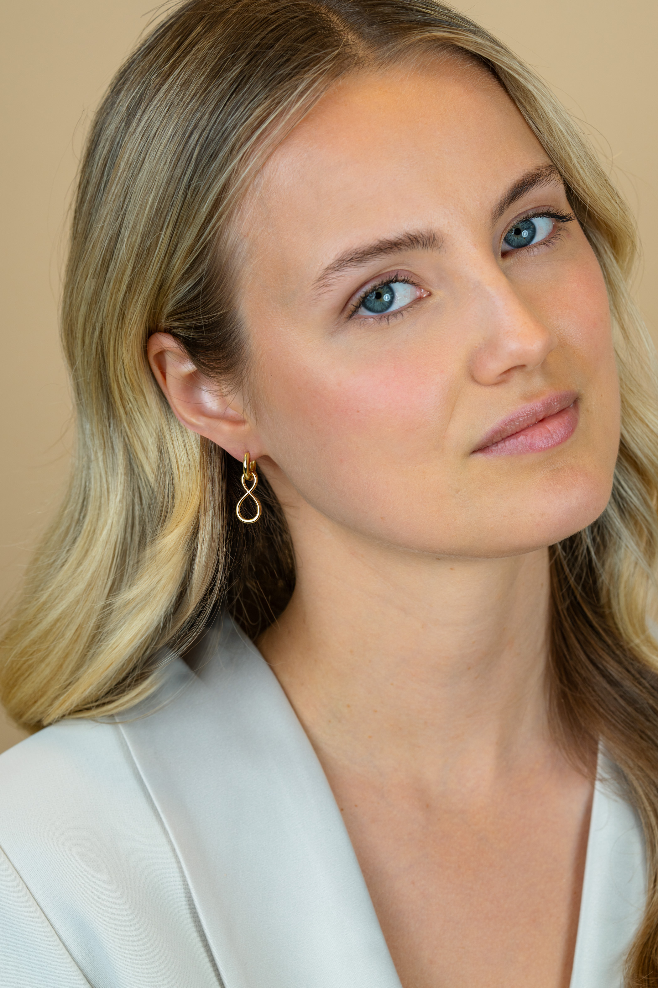 ZINZI zlv. oorbedels geel verguld infinity