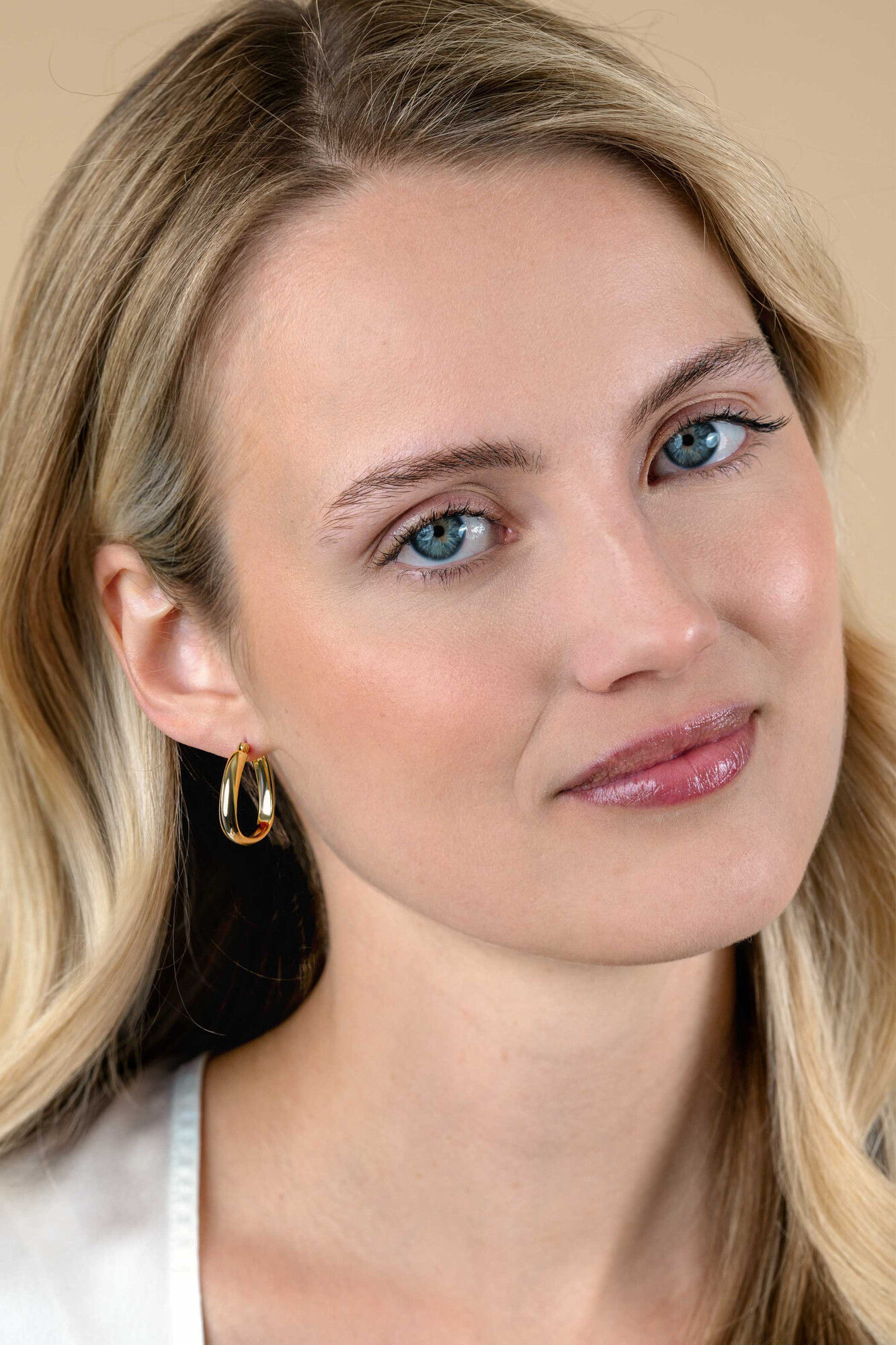 22mm ZINZI gold plated silver hoops in trendy bag shape with smooth tube 4mm wide and convenient top closure ZIO2606G