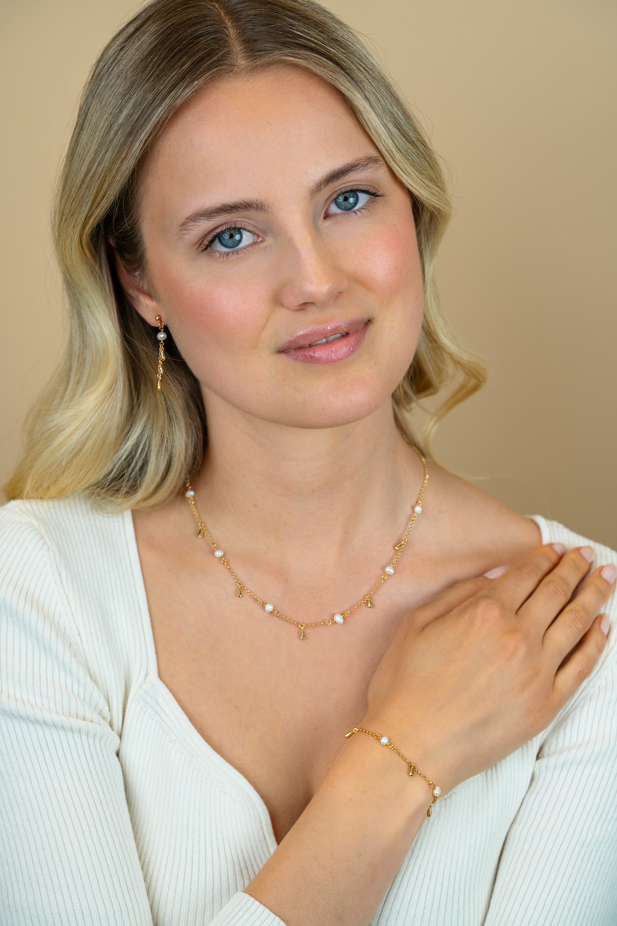 ZINZI zlv. armband gg.verg.met parels en pegeltjes