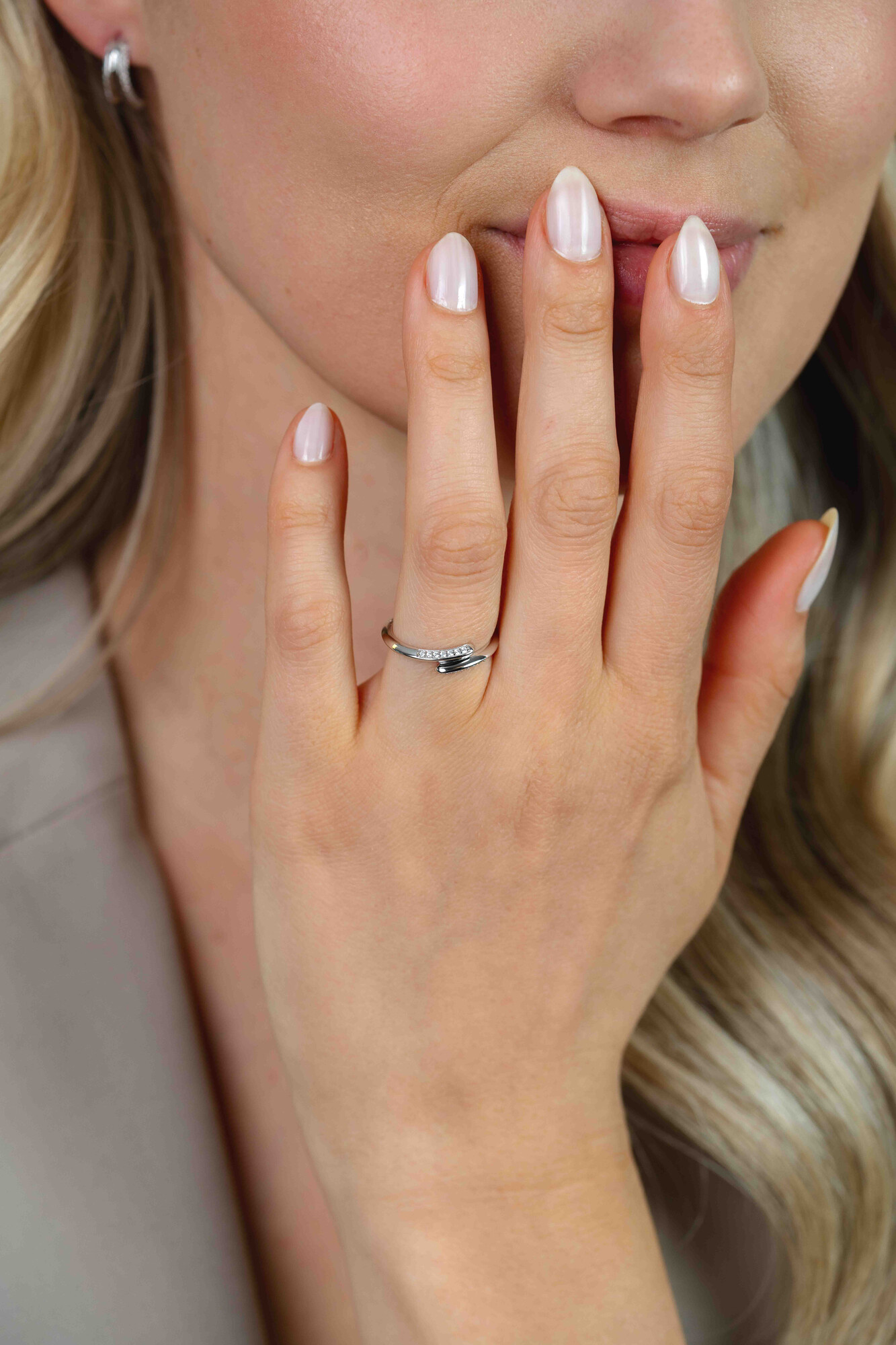 ZINZI zlv.ring slagmodel 3hoekscheen zijkant cz.mt62