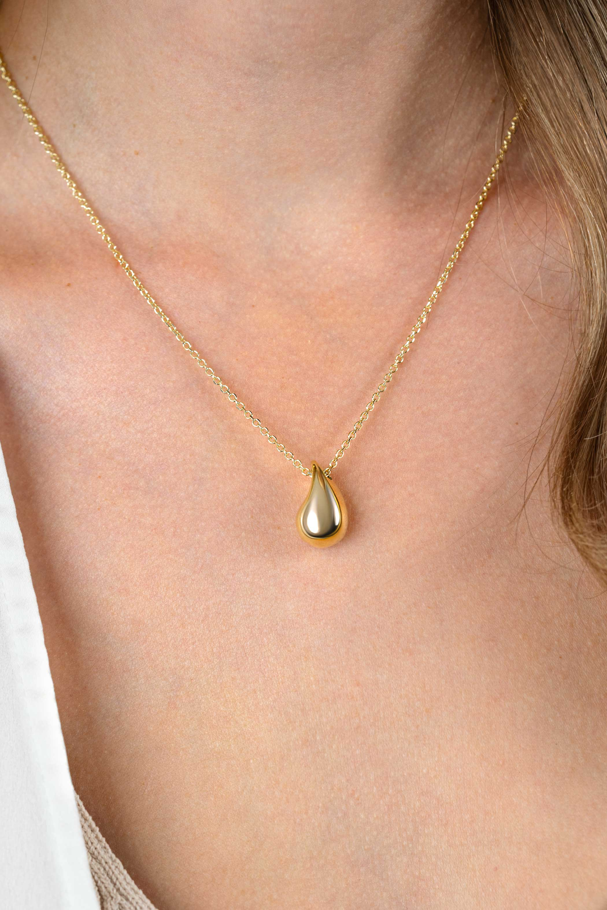 ZINZI gold plated silver jasseron necklace 42-45cm with organically shaped pendant 18mm ZIC2636G