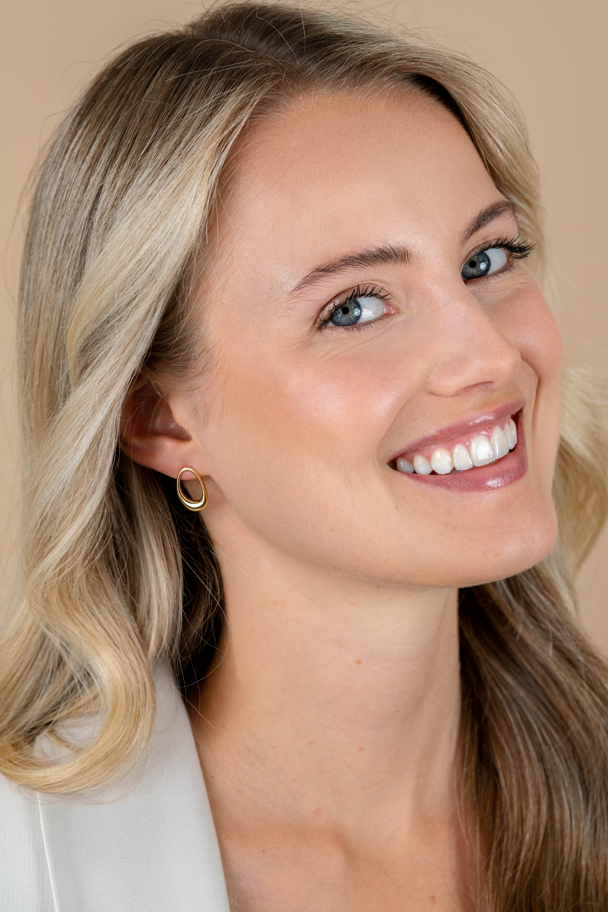 17mm ZINZI gold plated silver stud earrings open round in organic shape ZIO2670G