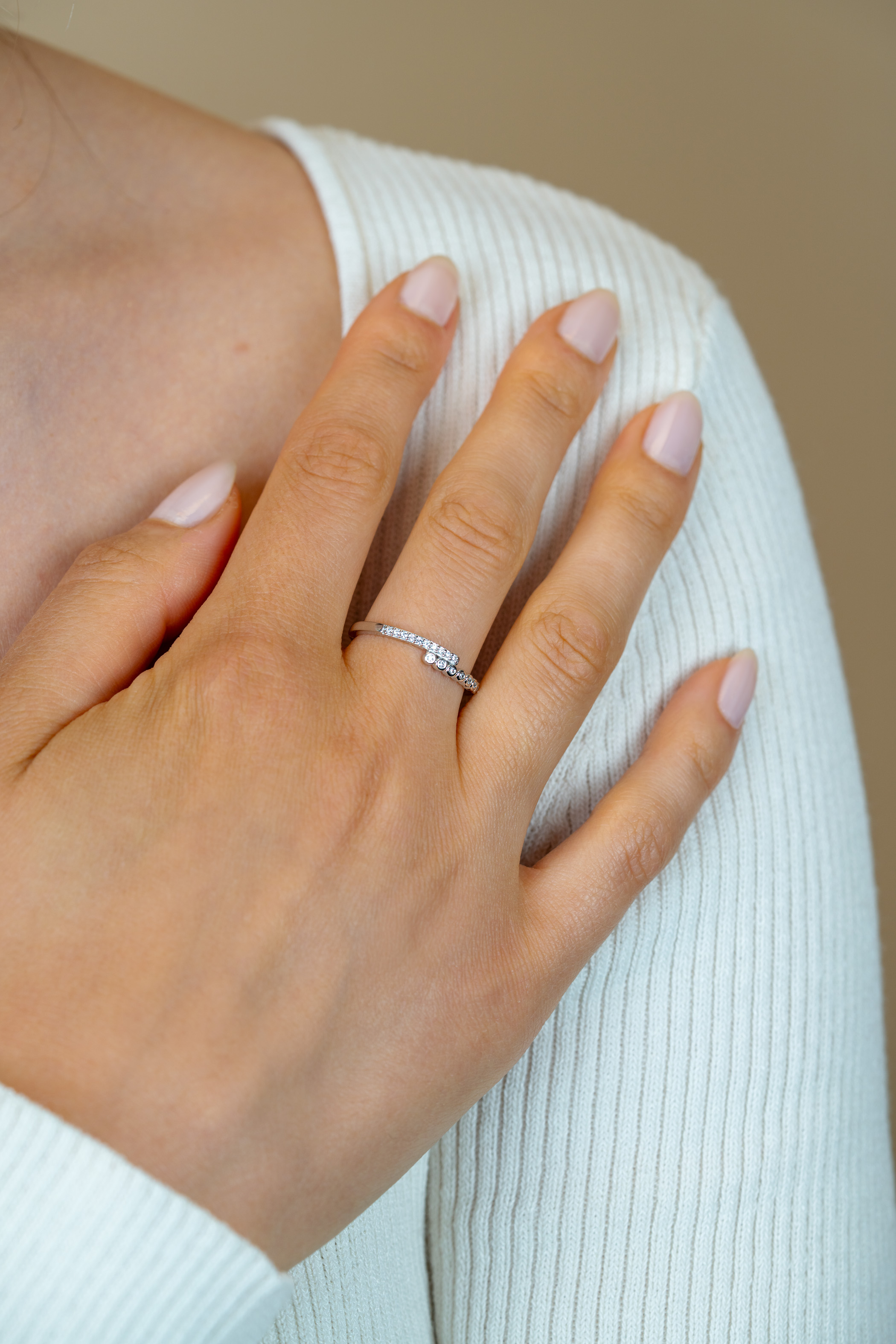 ZINZI zlv. ring slag zirc.ronde/poot zetting mt.60