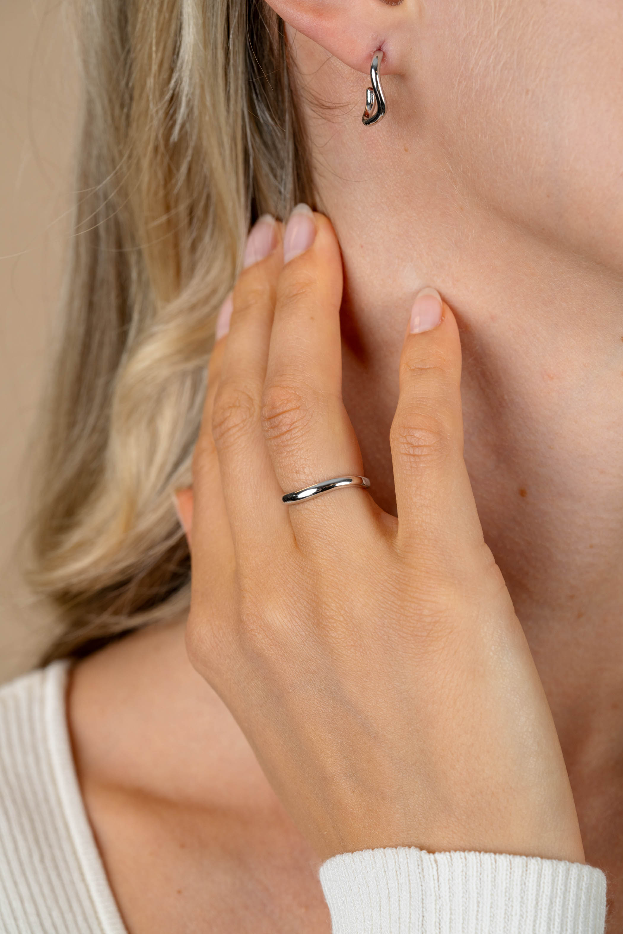 ZINZI silver smooth ring organically shaped (3mm wide) ZIR2656