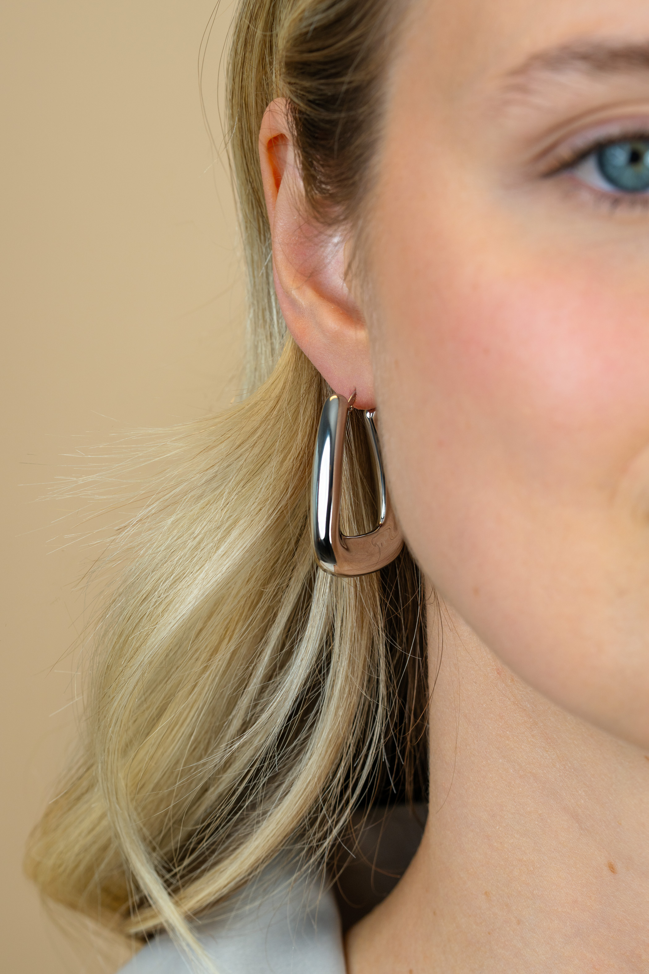 ZINZI * zlv. oorringen aflopende rechthoek 33x6mm