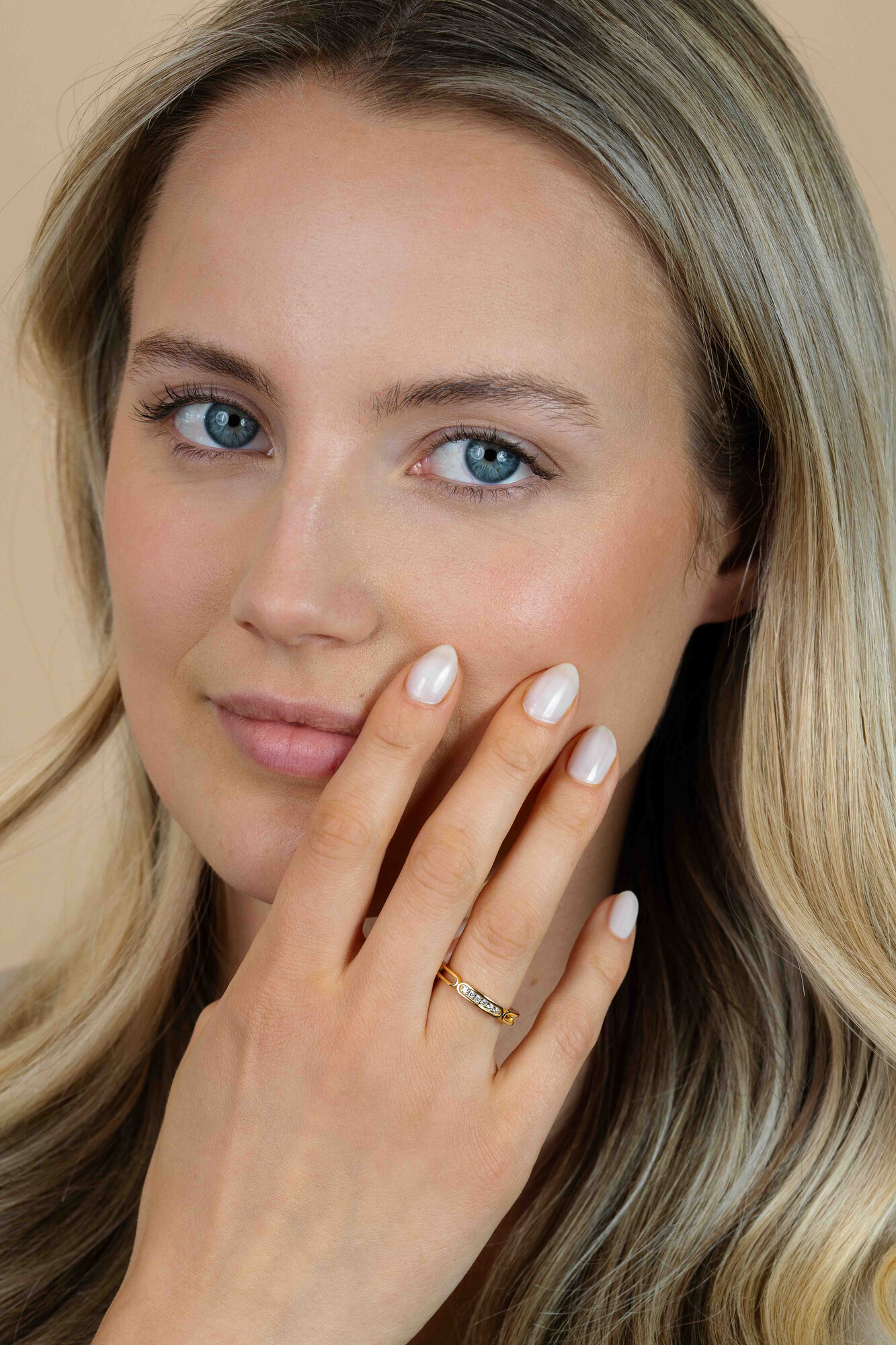ZINZI Gold Plated Sterling Silver Stackable Ring 3mm width with Trendy Oval Shapes White ZIR2270Y