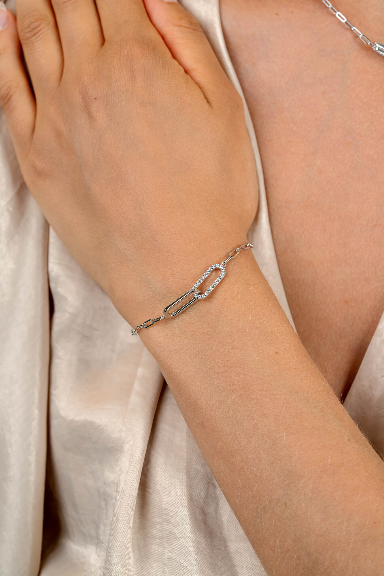 ZINZI silver paperclip link bracelet with two connected oval links set with white cubic zirconias 17-20cm ZIA2690