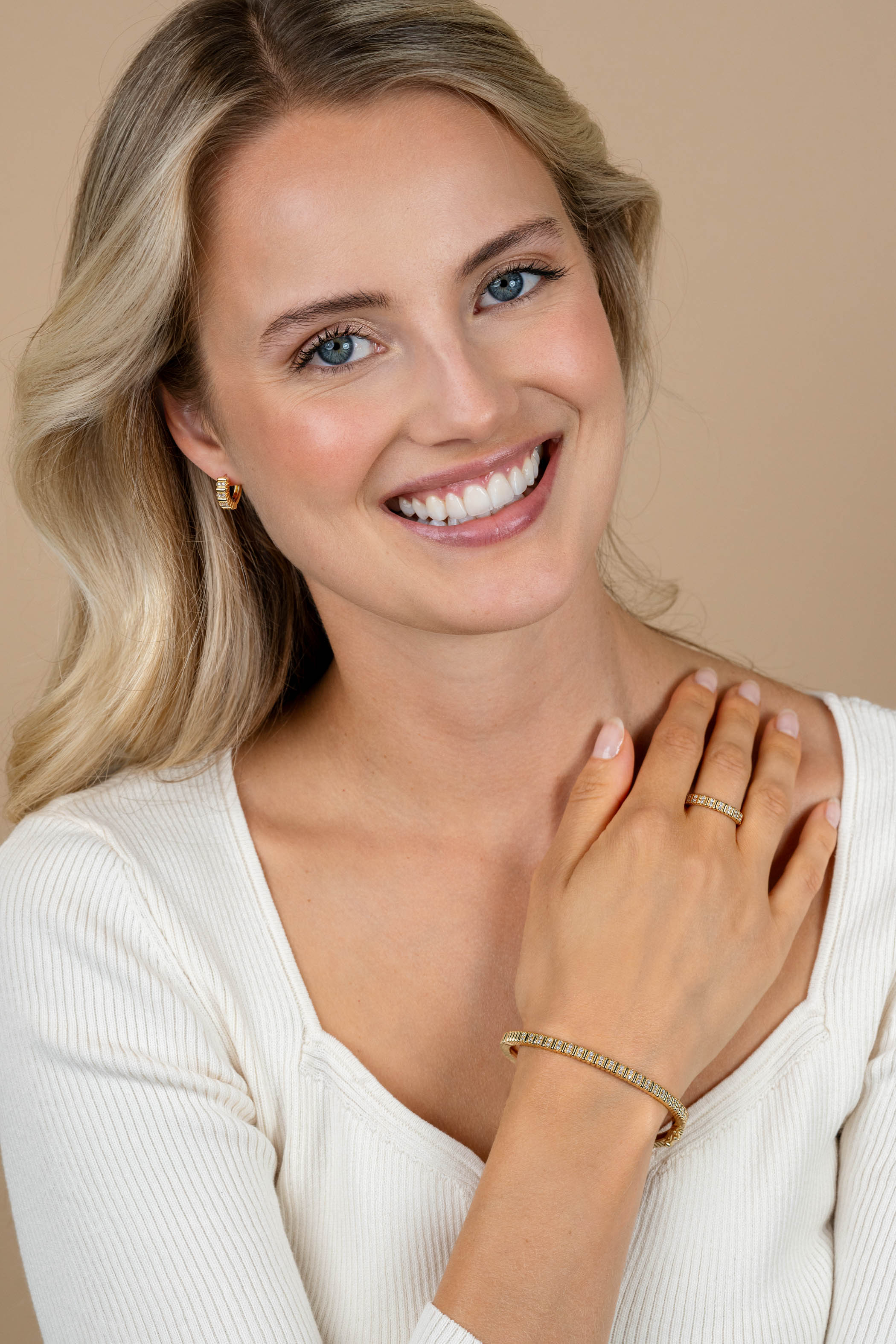 ZINZI gold plated silver bangle bracelet 4mm wide, set with white cubic zirconias, 60mm ZIA2686Y