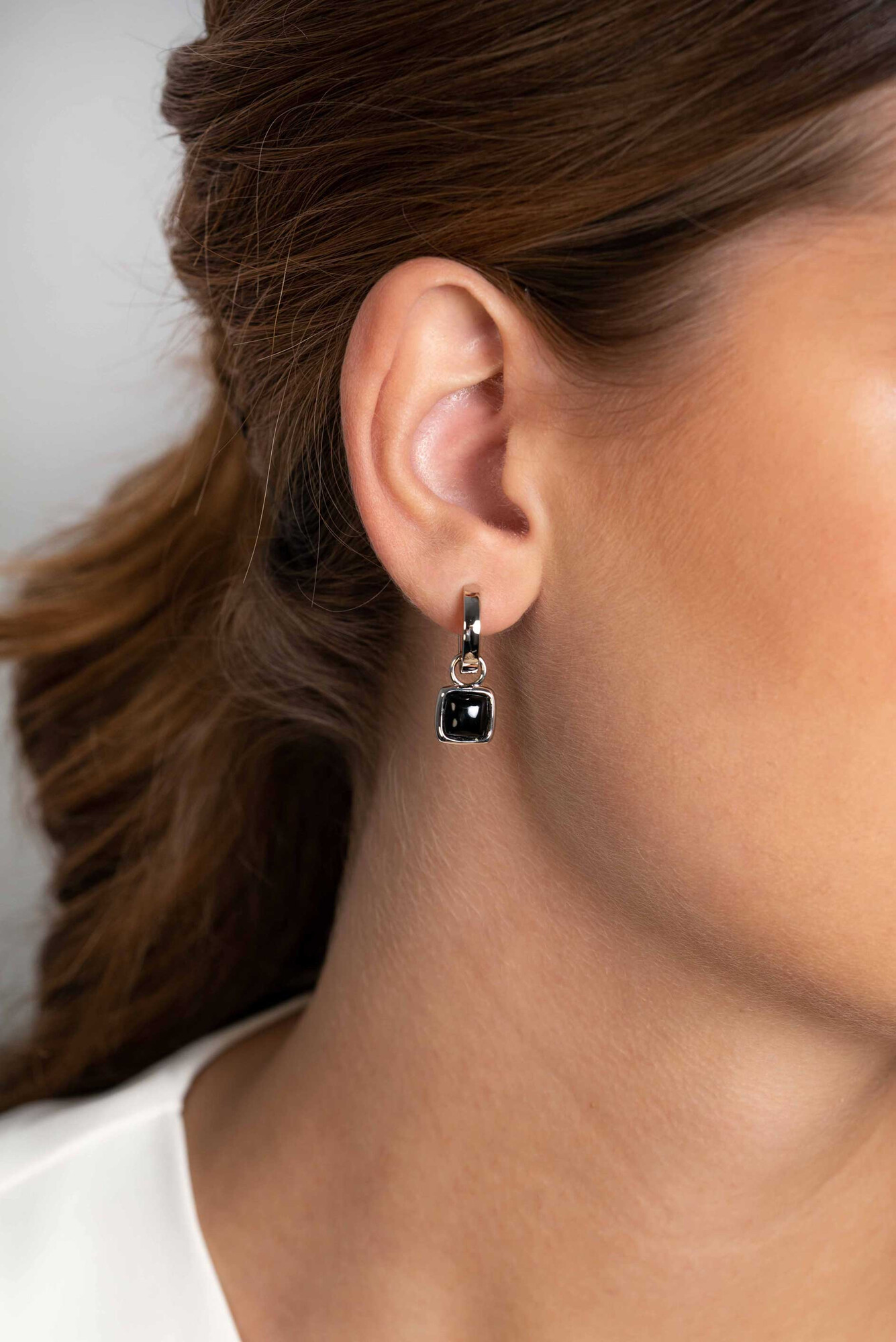 10mm ZINZI Sterling Silver Earrings Pendants Square Two-sided Black Onyx and White Mother-of-Pearl ZICH2257 (excl. hoop earrings)