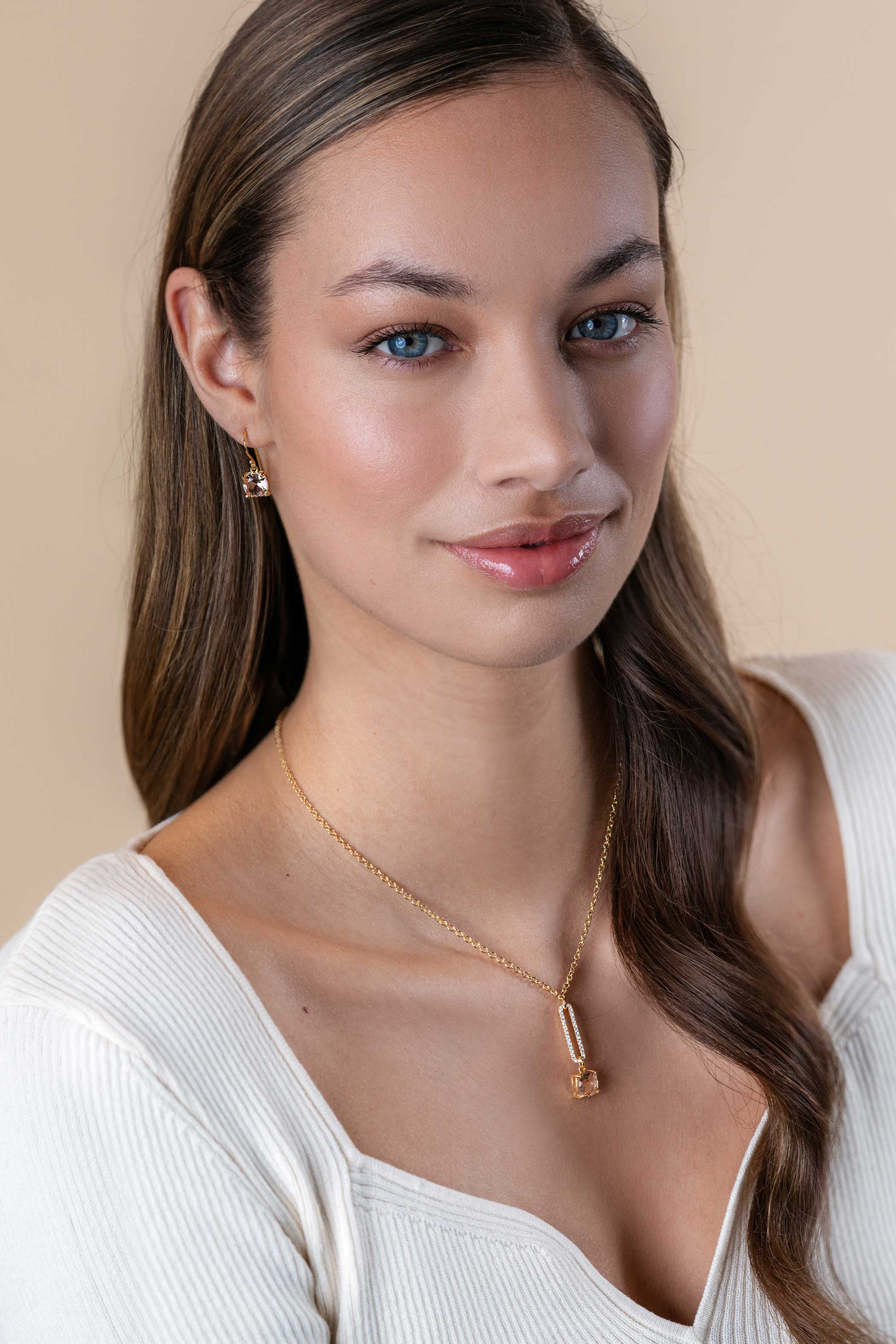 24mm ZINZI gold plated silver earrings with trendy square stone in light pink ZIO2579
