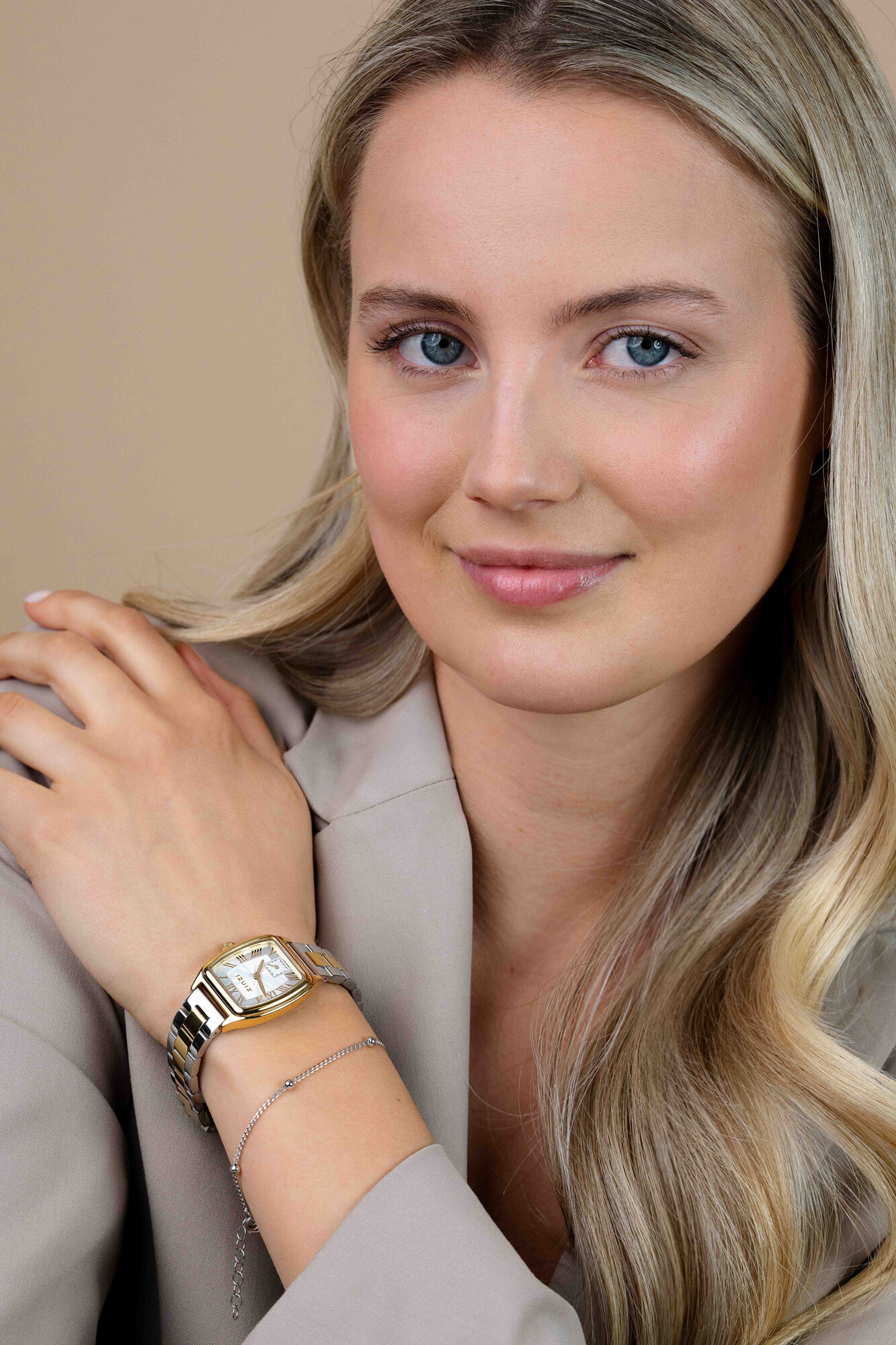 ZINZI Contour Watch Silver sunray Dial and Rectangular Case Stainless Steel bicolor Chain Strap 26mm ZIW3033