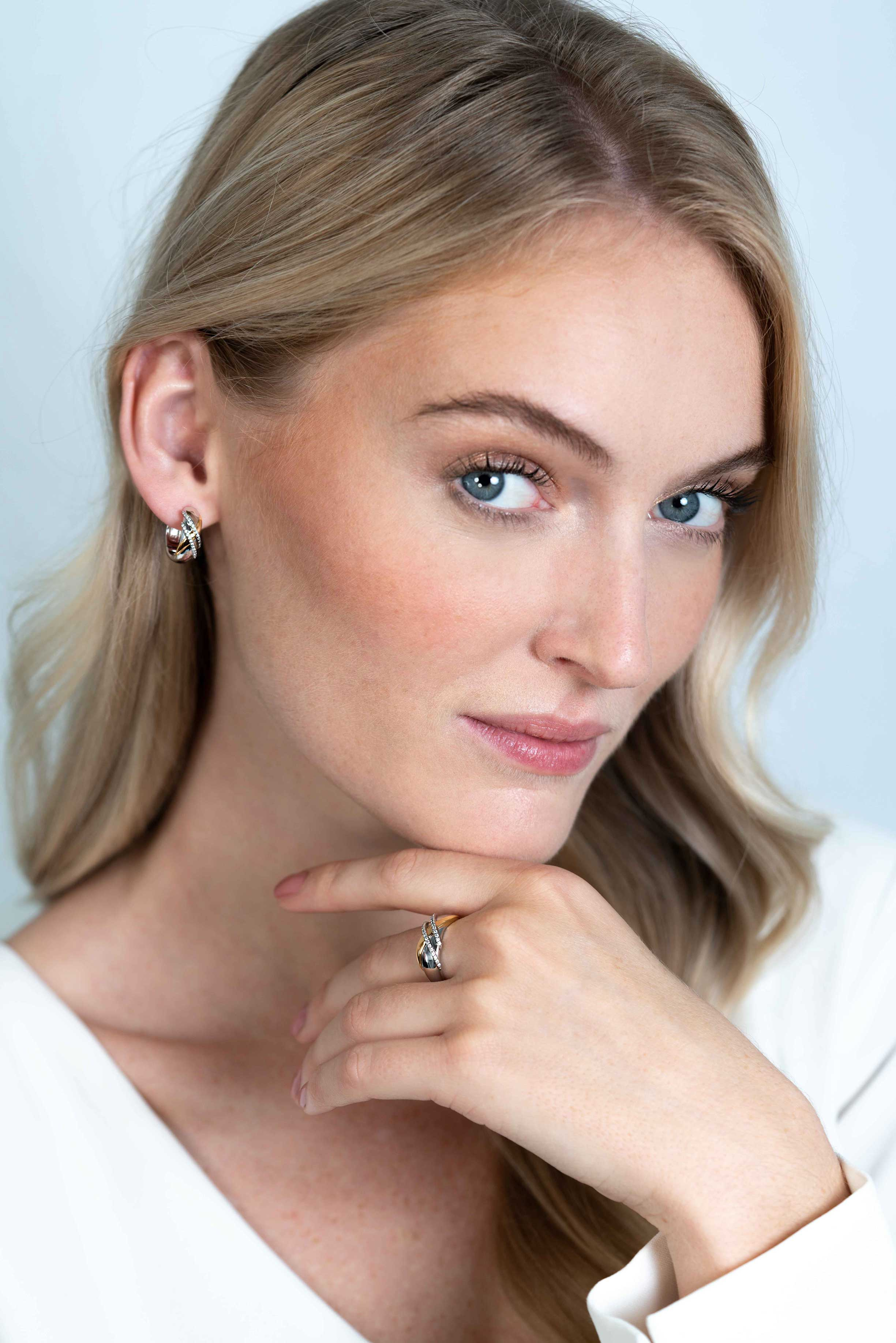 16mm ZINZI Sterling Silver Hoop Earrings Crossover Bicolor with White Zirconia 16x6mm ZIO2243