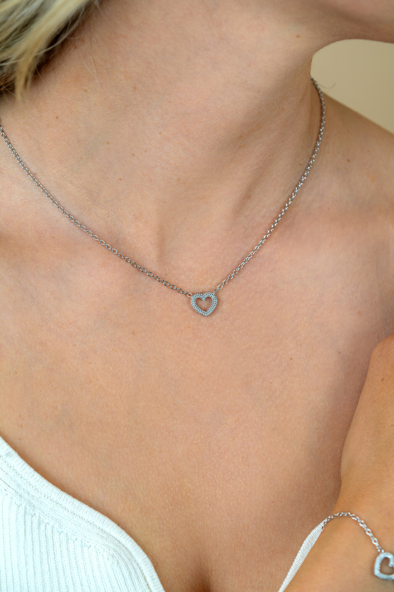 ZINZI zlv. collier met bewerkt open hartje 42-45cm