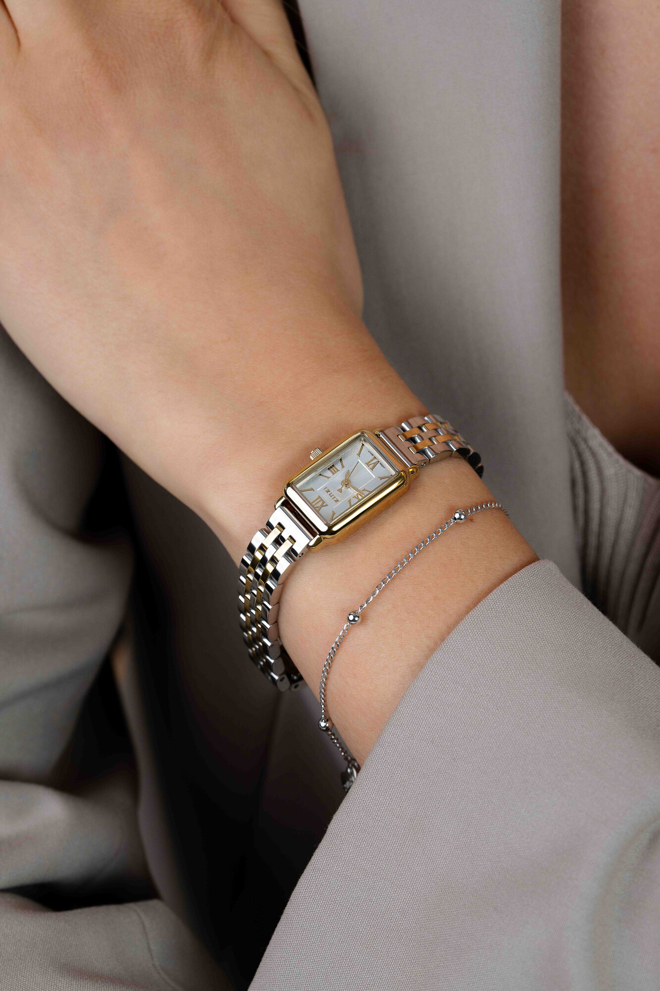 ZINZI Small Elegance Watch Silver Colored Sunray Dial and Rectangular Case Stainless Steel Chain Bicolor Strap 22mm  ZIW2833