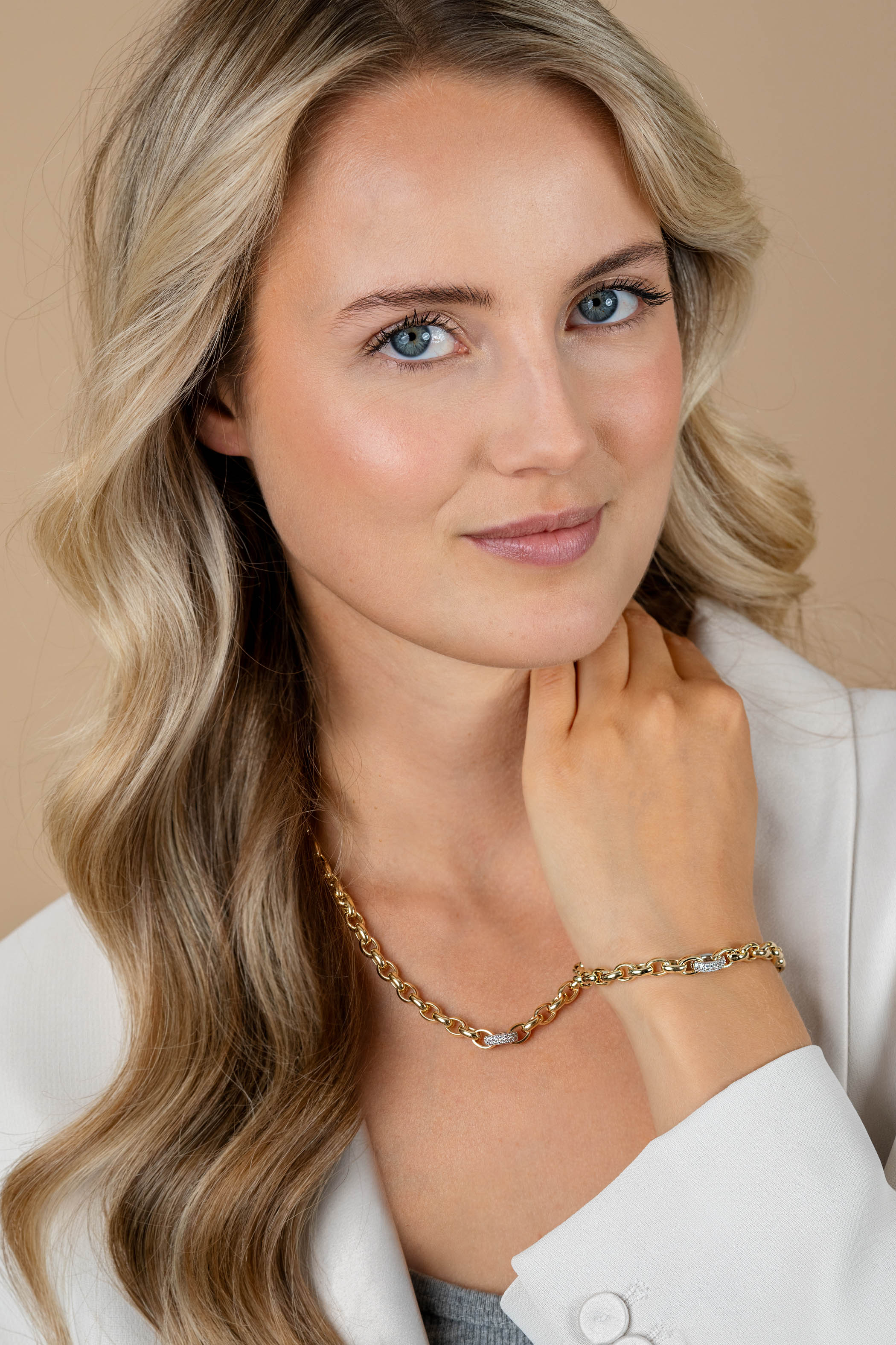 ZINZI gold plated silver link bracelet with a round link set with white cubic zirconias, 6mm wide 19cm ZIA2664