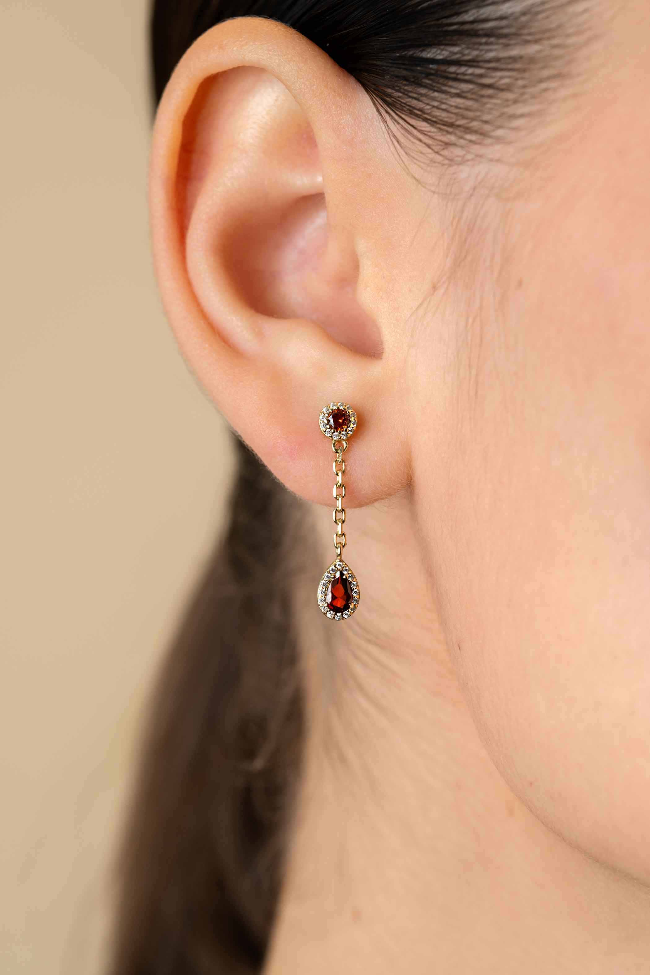 25mm ZINZI Gold Plated Sterling Silver Stud Earrings with White Zirconias, Chain and Dangling Red Garnet Color Stone ZIO2560