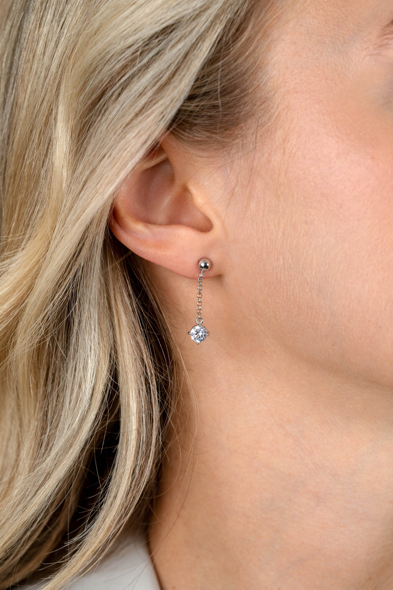 26mm ZINZI silver stud earrings with chain and a dangling round white cubic zirconia ZIO2660