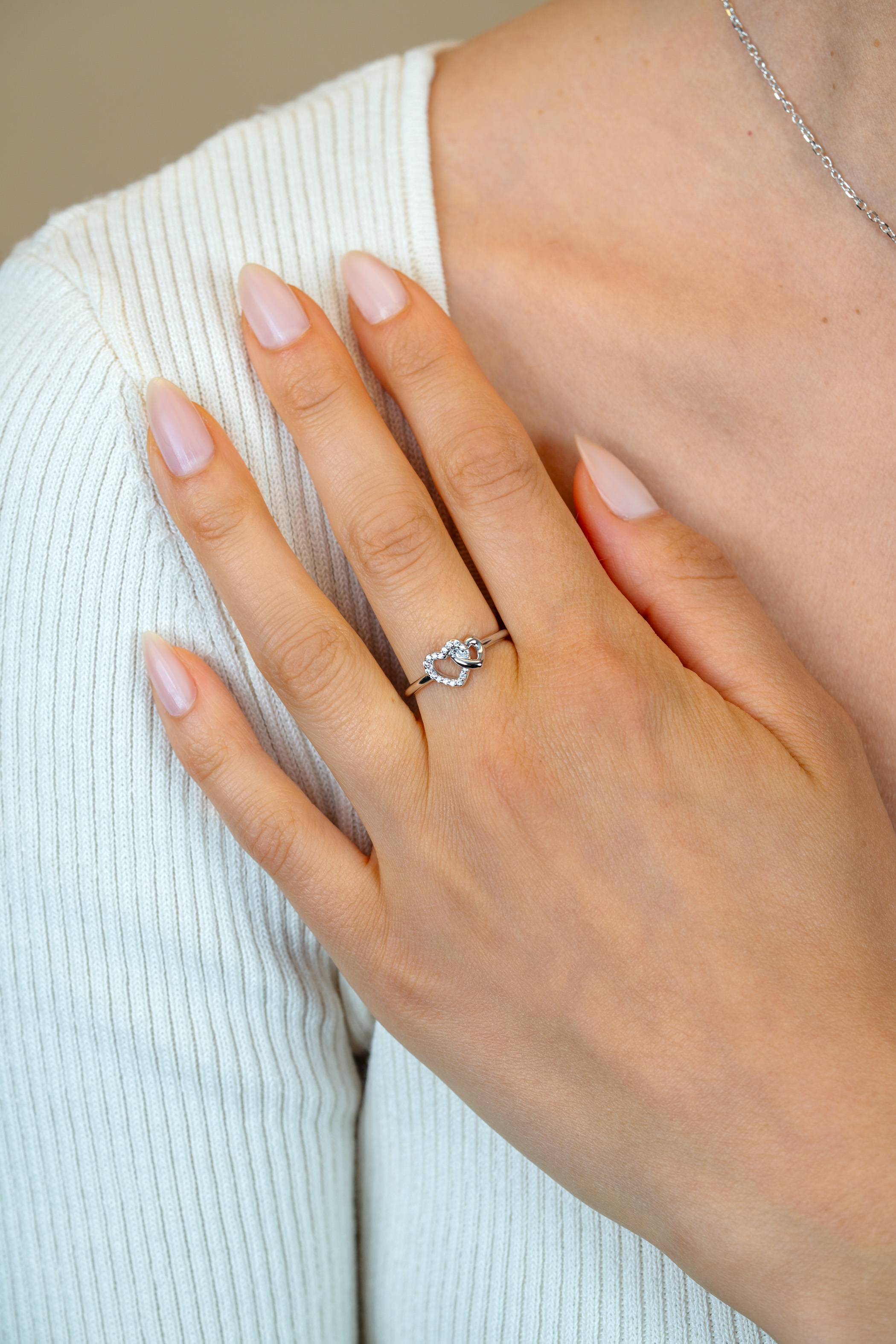 ZINZI Sterling Silver Ring 2 Connected Hearts White Zirconias ZIR2493