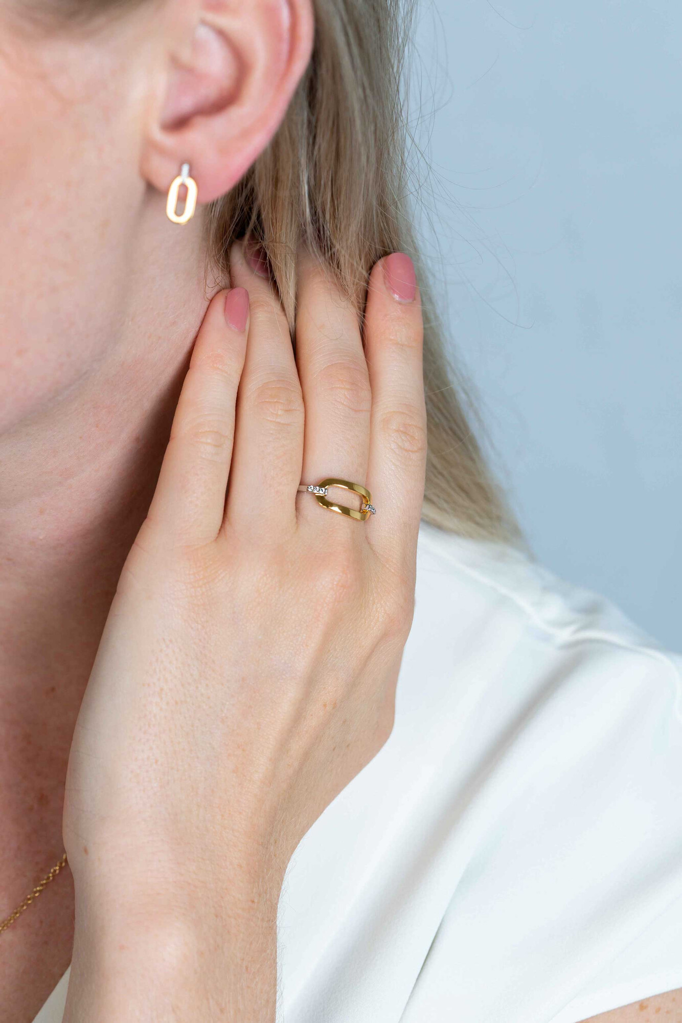 ZINZI Sterling Silver Ring Oval Shape with White Zirconia ZIR2248