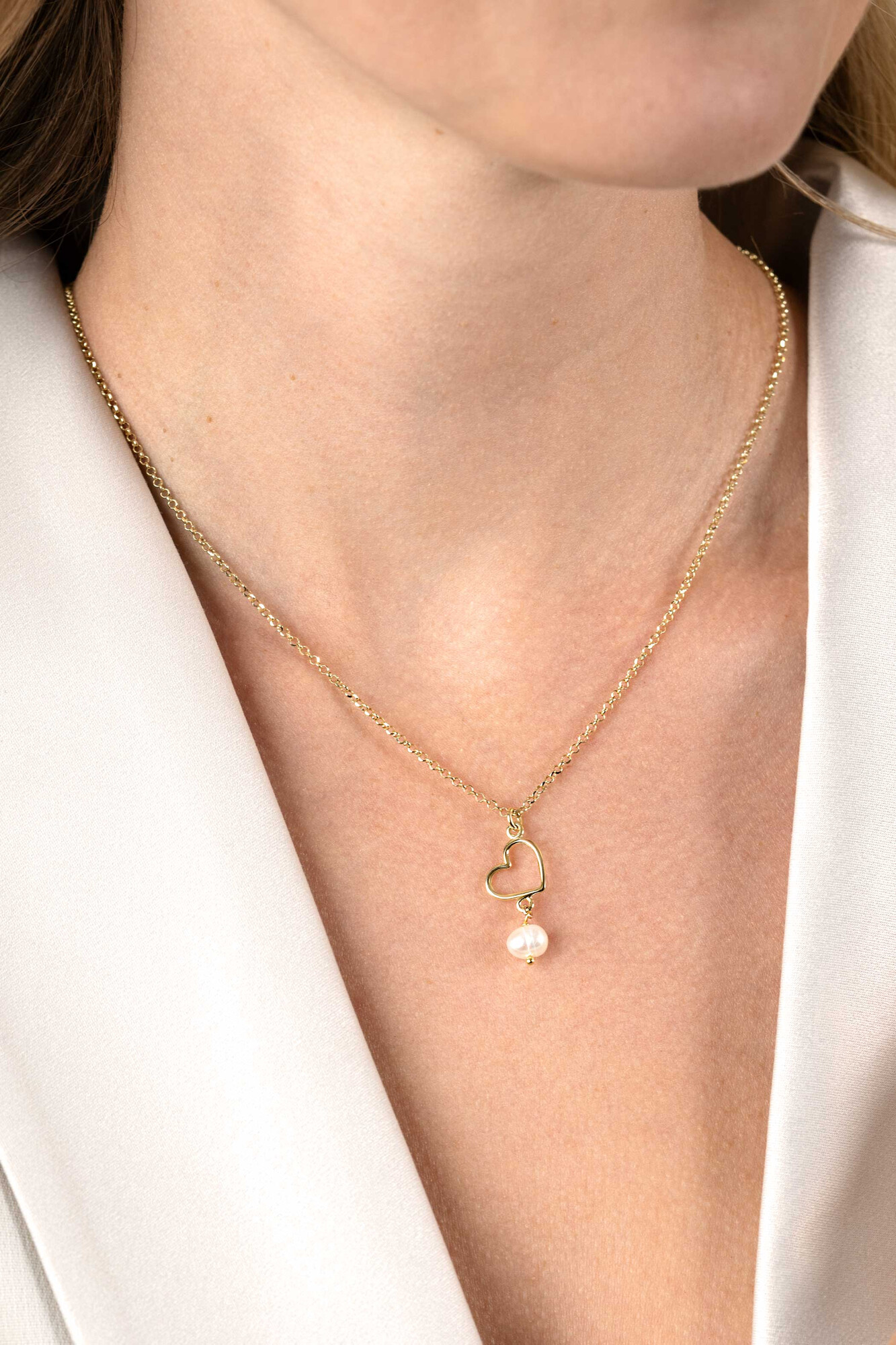 ZINZI gold plated silver necklace with open heart and dangling white freshwater pearl 40-45cm ZIC2642
