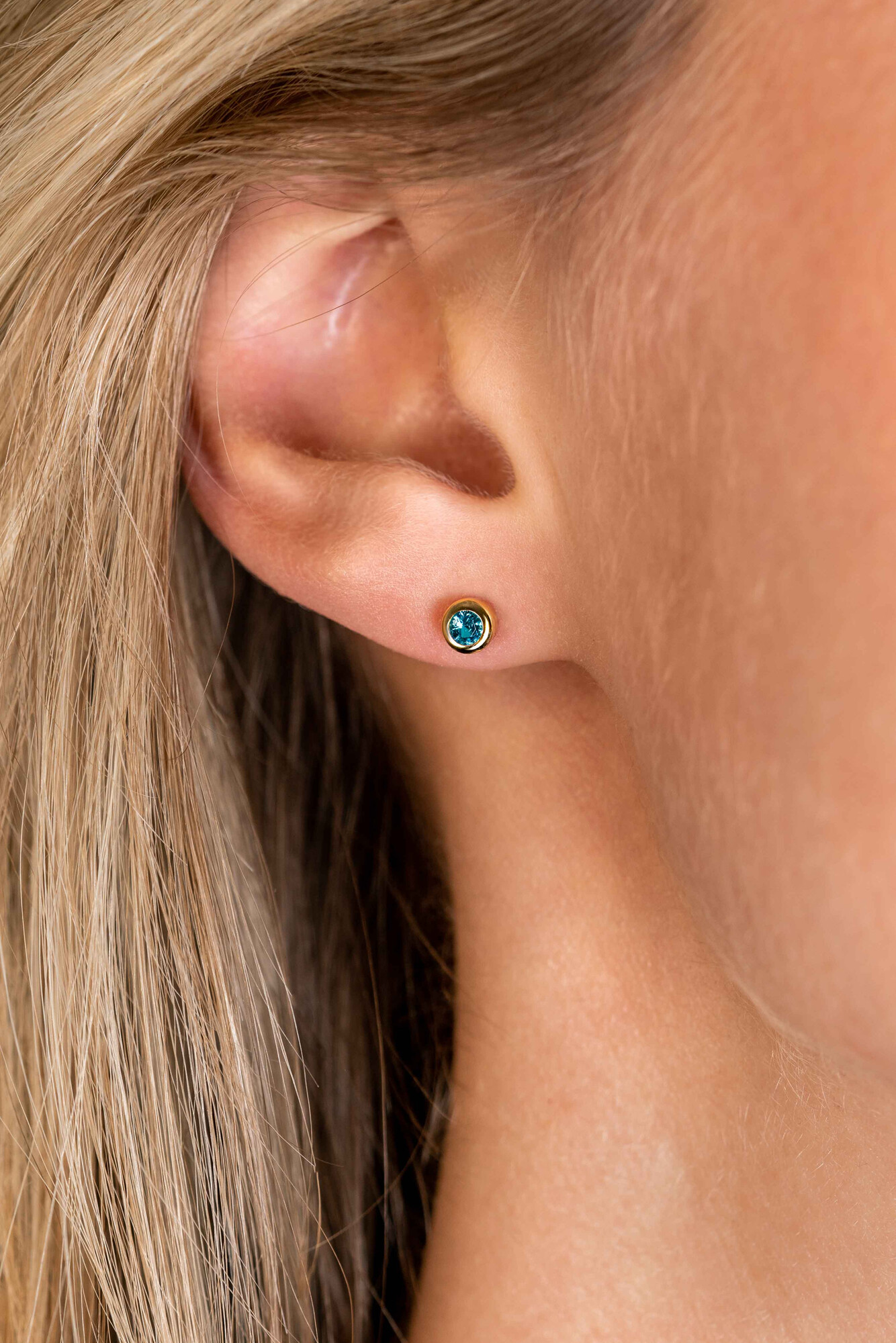 MARCH Stud Earrings 4mm Gold Plated with Birthstone Blue Aquamarine Zirconia